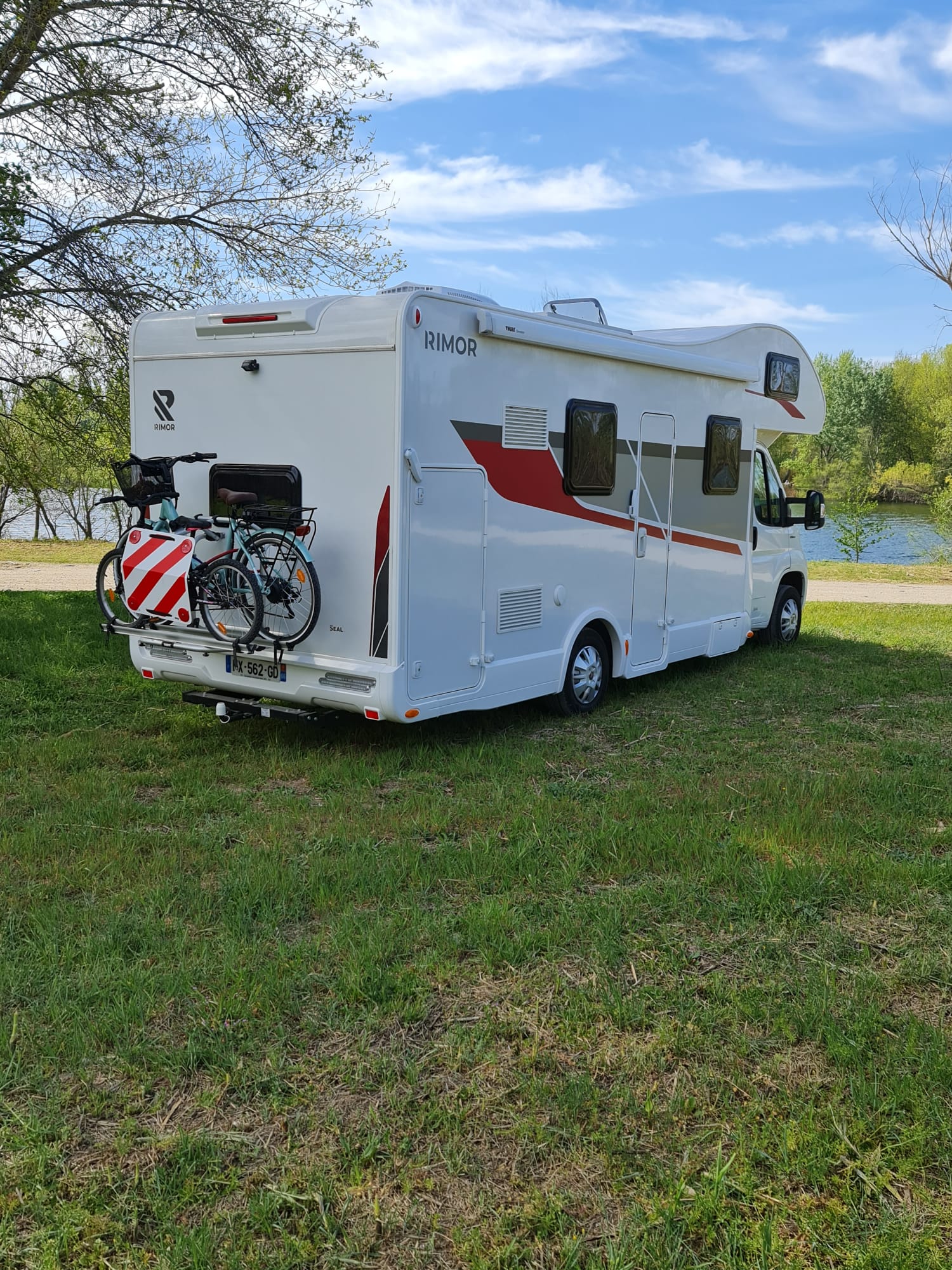 camping-car RIMOR  extérieur / arrière