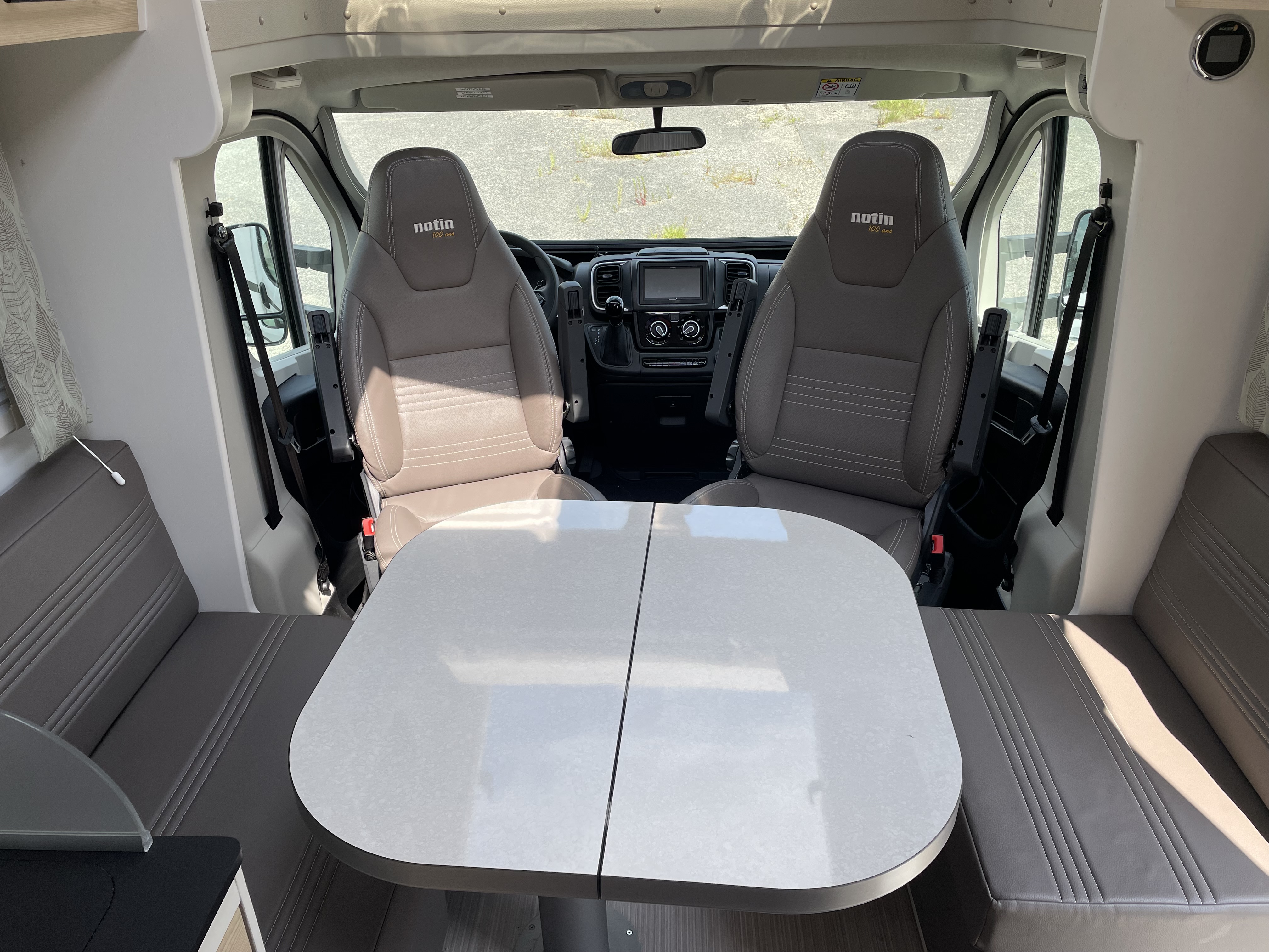 camping-car NOTIN MALAGA   extérieur / arrière