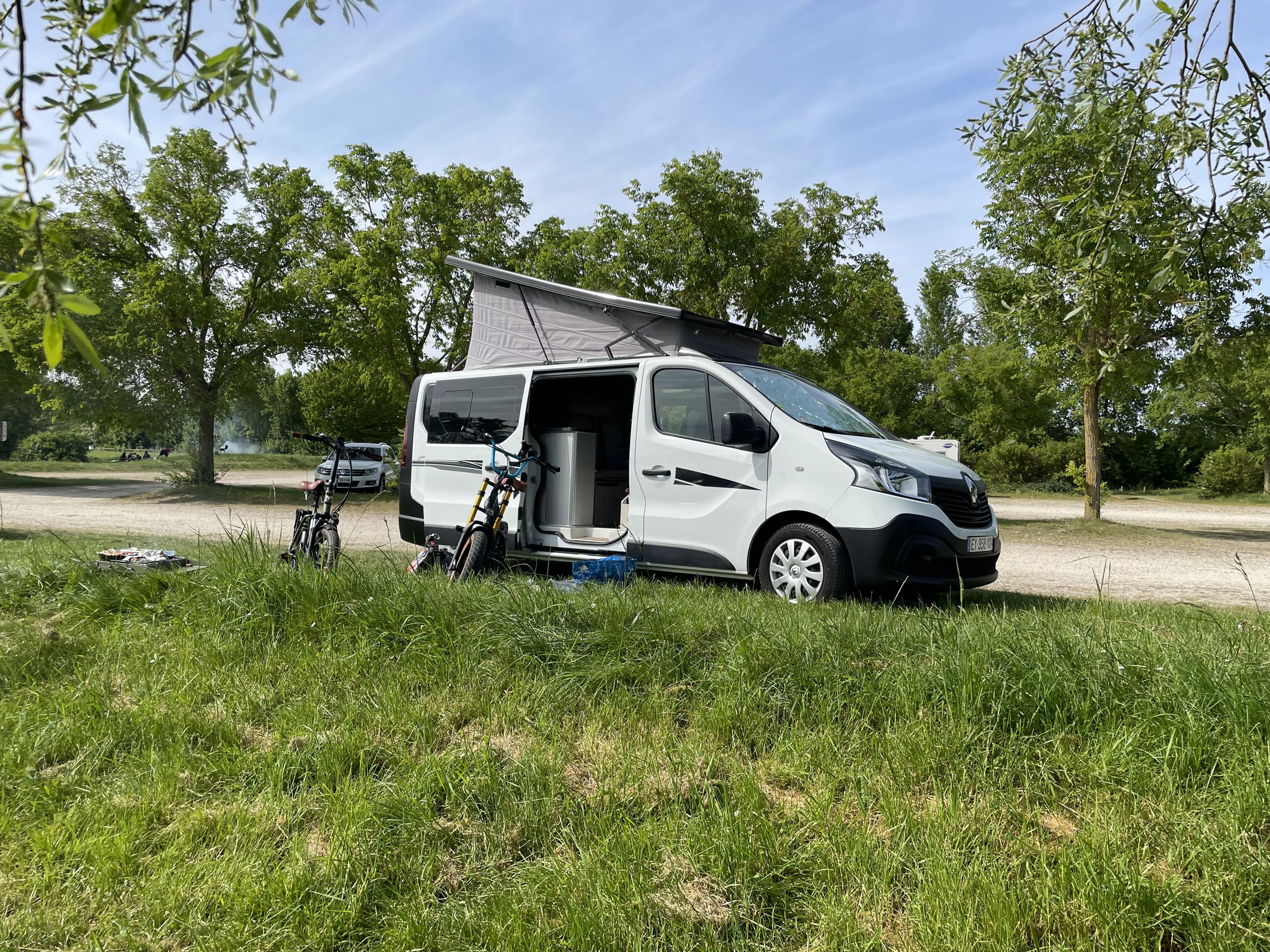 camping-car Renault Trafic 3 autocamp xl font vendome   extérieur / face avant