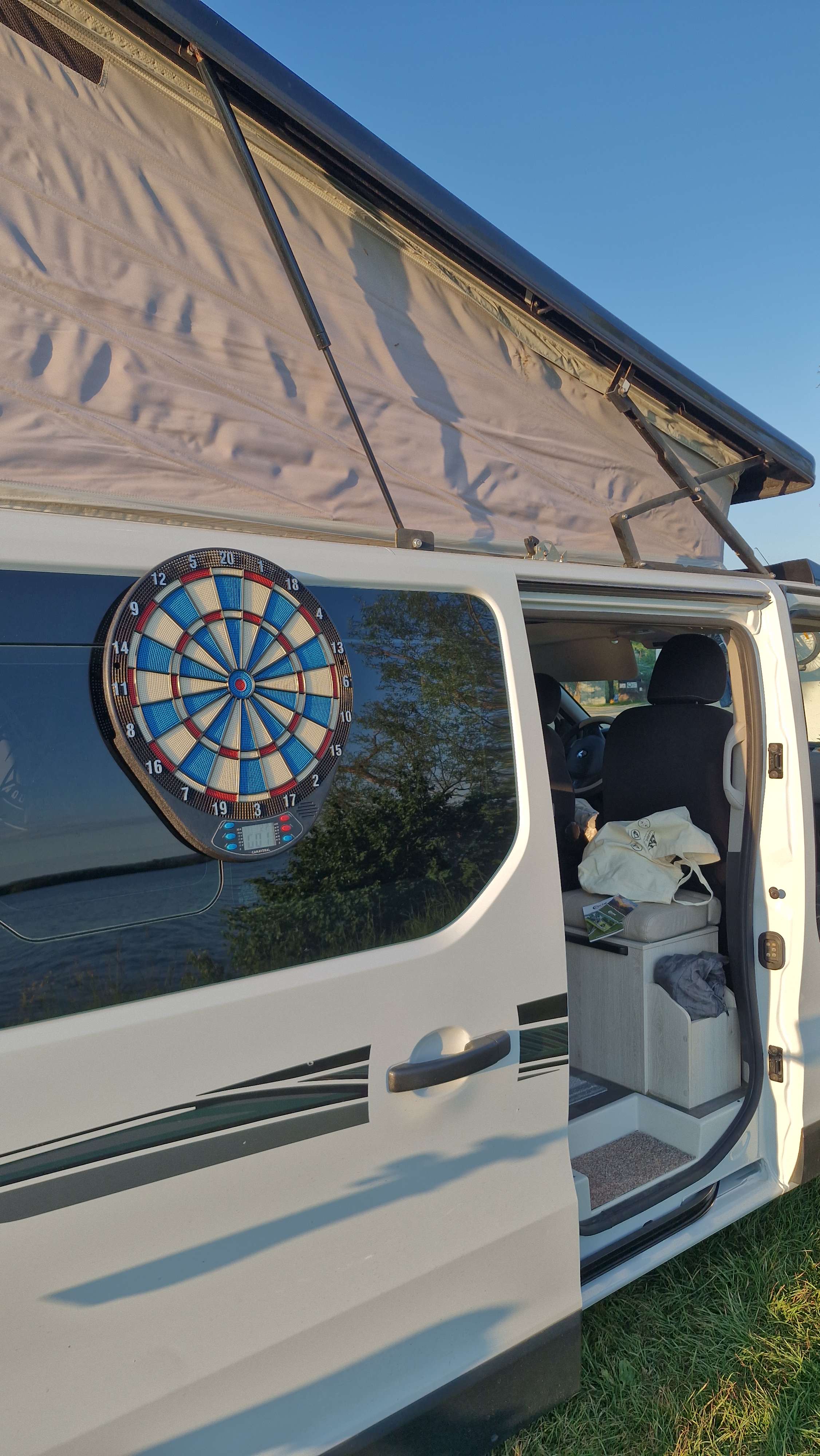 camping-car Renault Trafic 3 autocamp xl font vendome   extérieur / latéral gauche