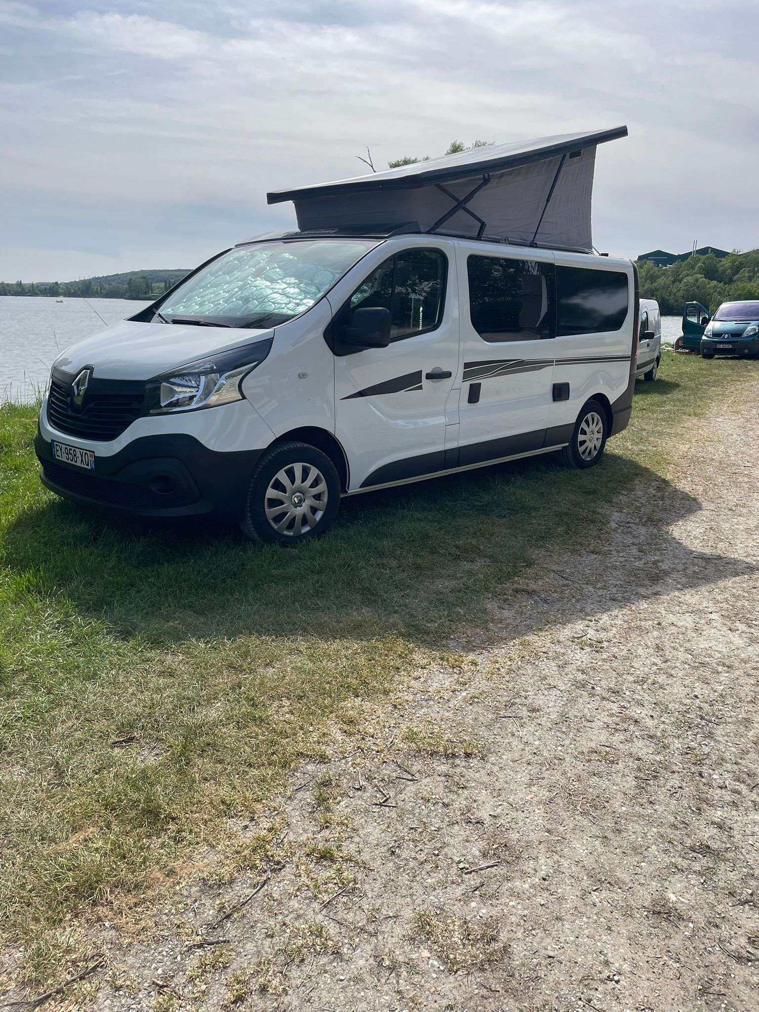 camping-car Renault Trafic 3 autocamp xl font vendome   extérieur / latéral droit