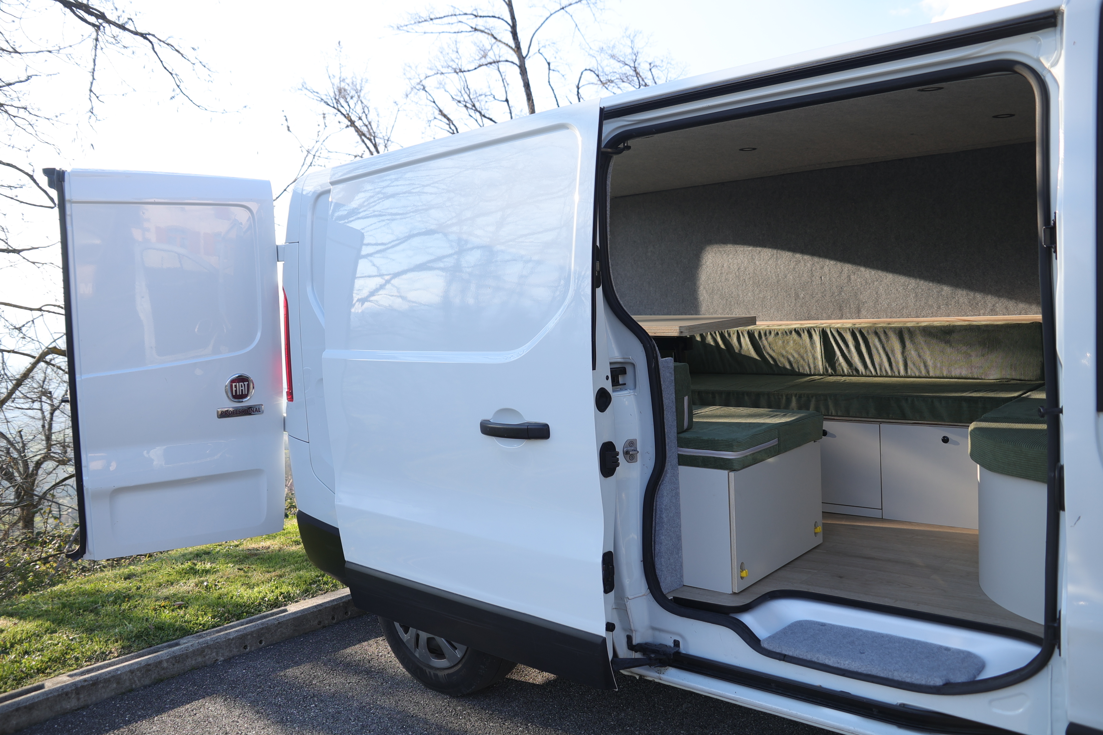 camping-car FIAT TALENTO 3045  extérieur / latéral gauche