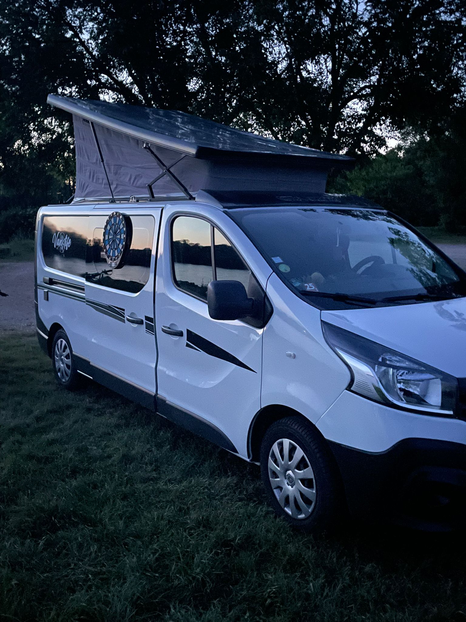 camping-car FONT VENDOME AUTOCAMP  extérieur / face avant