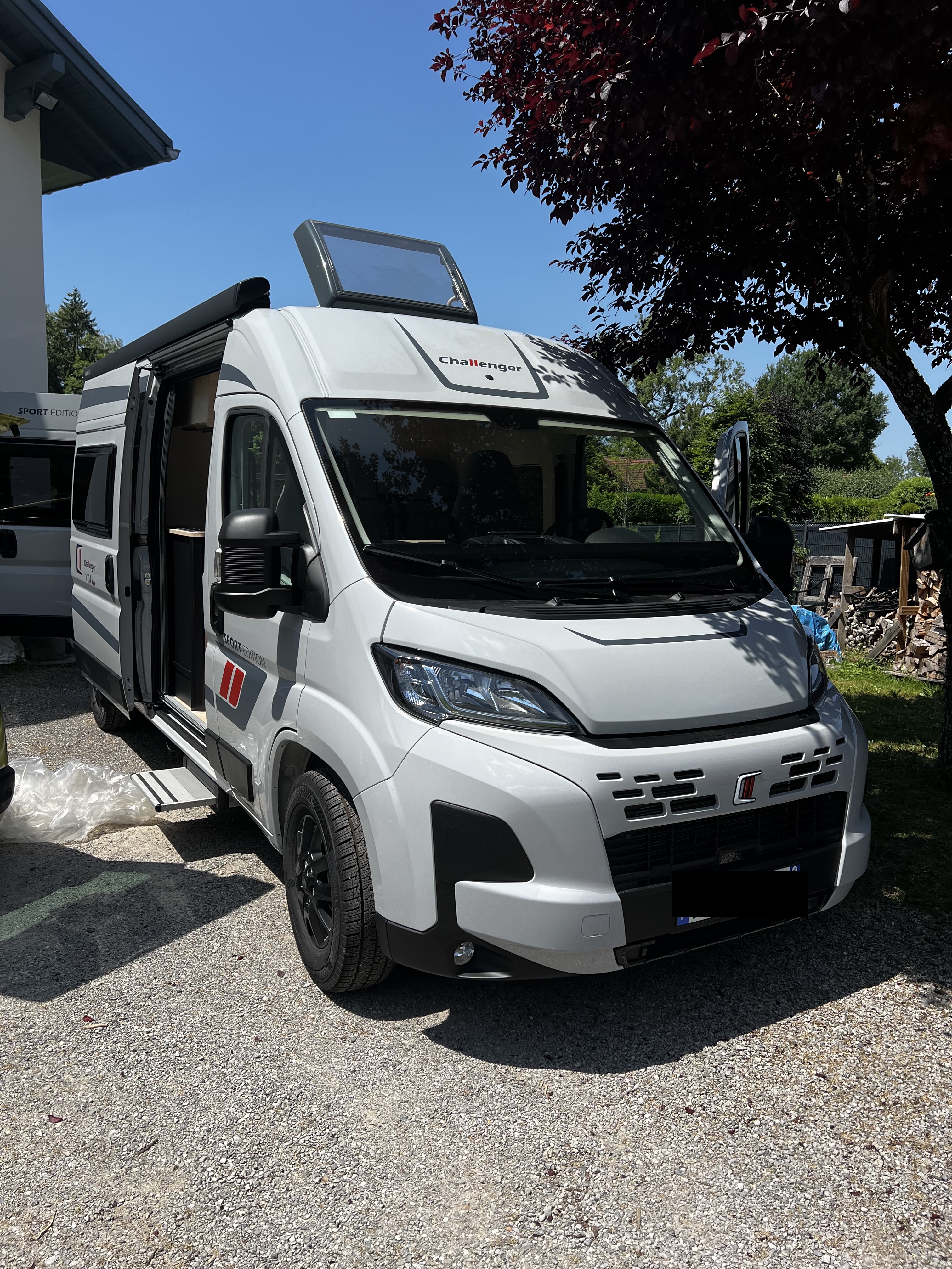 camping-car CHALLENGER V114 MAX SPORT EDITION   extérieur / face avant