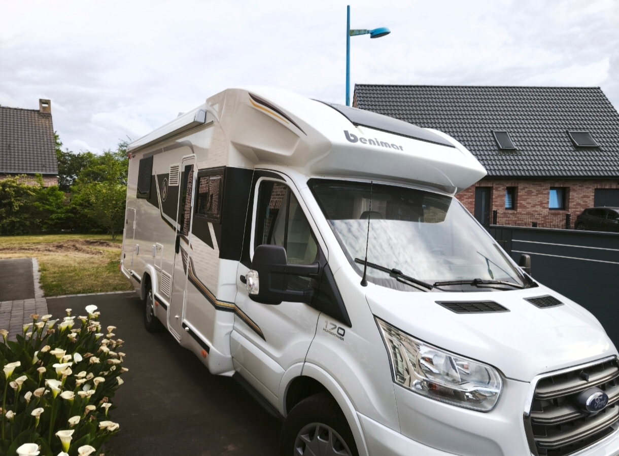 camping-car BENIMAR TESSORO 497  extérieur / face avant