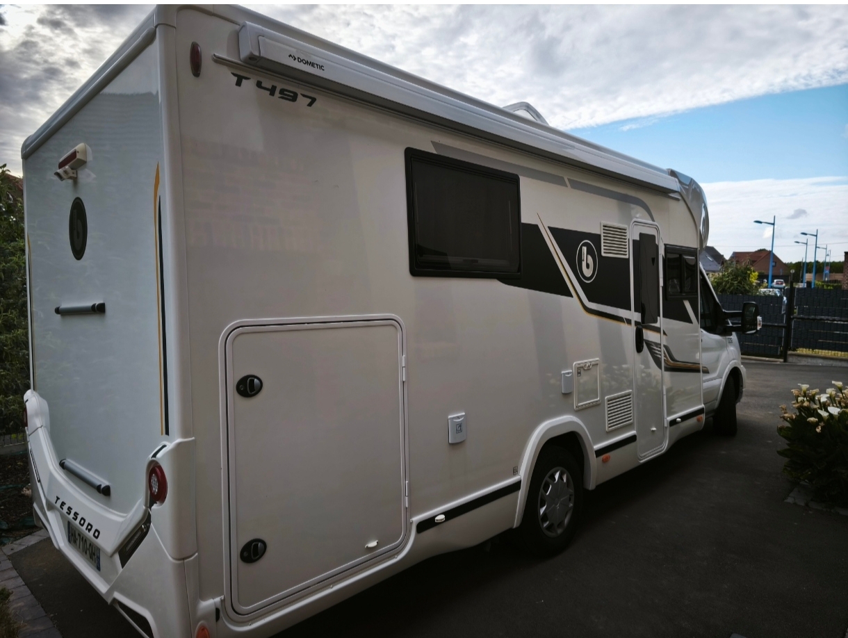 camping-car BENIMAR TESSORO 497  extérieur / arrière
