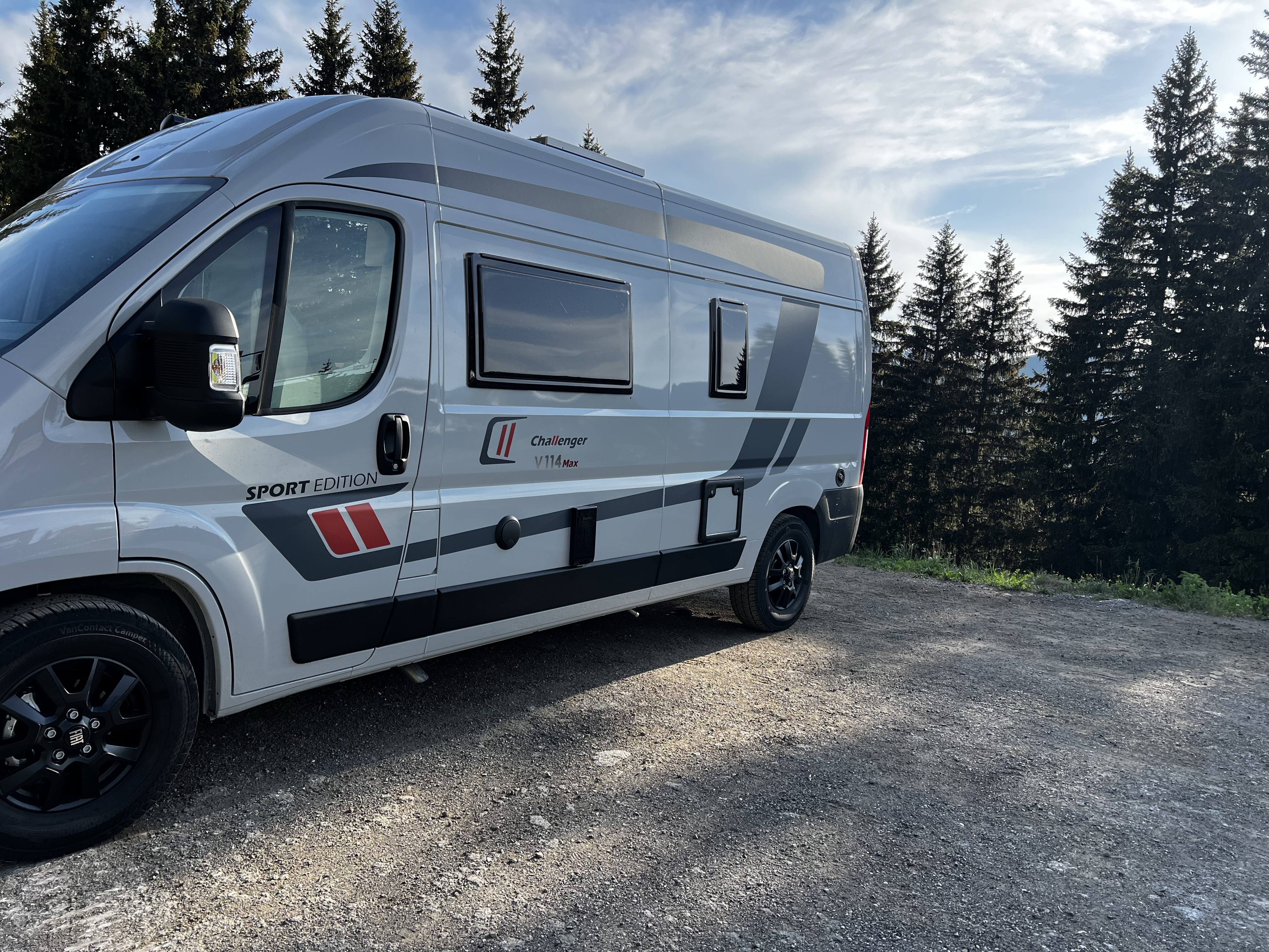 camping-car CHALLENGER V114 MAX SPORT EDITION   extérieur / latéral gauche