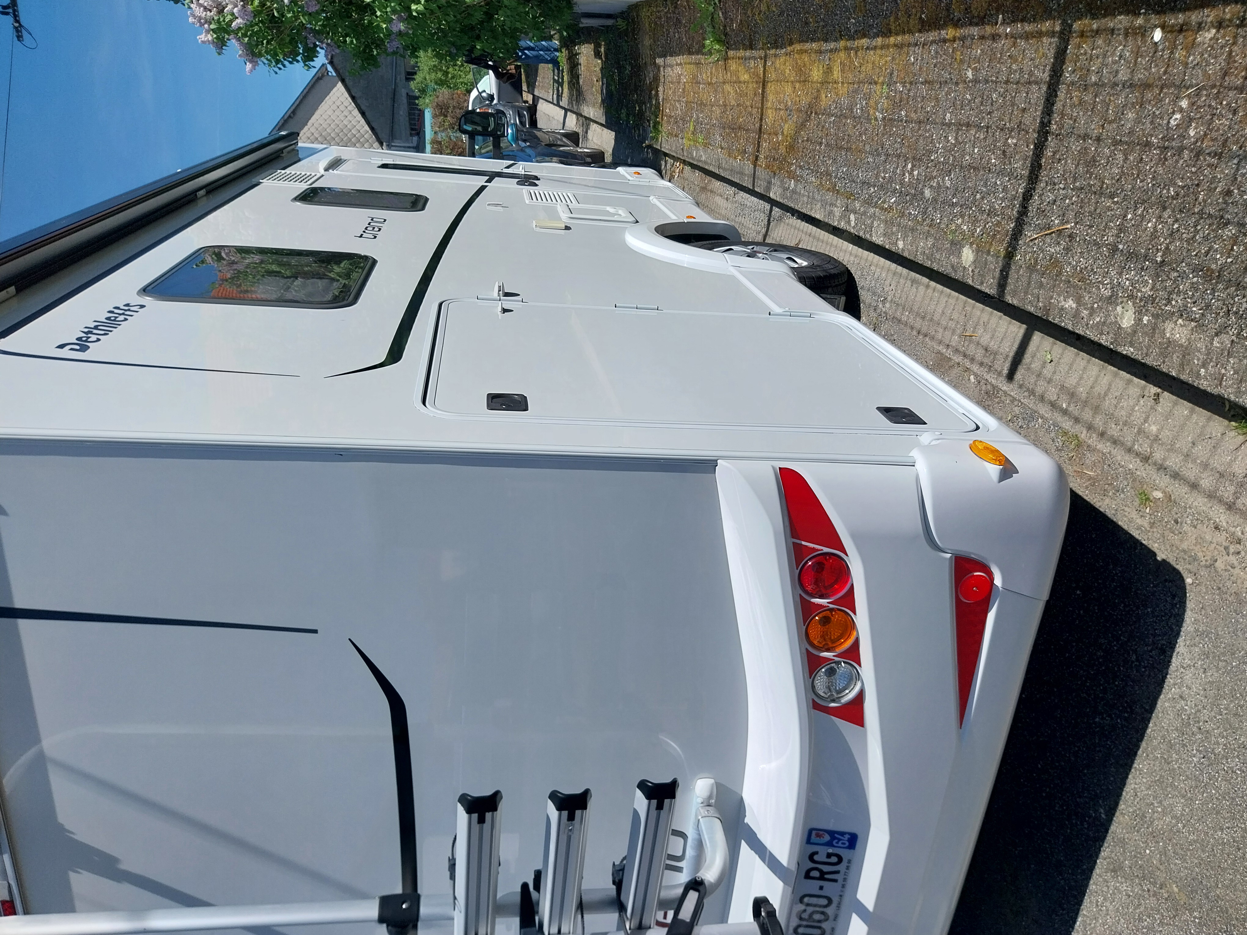 camping-car DETHLEFFS TREND T7057 DBM  extérieur / arrière