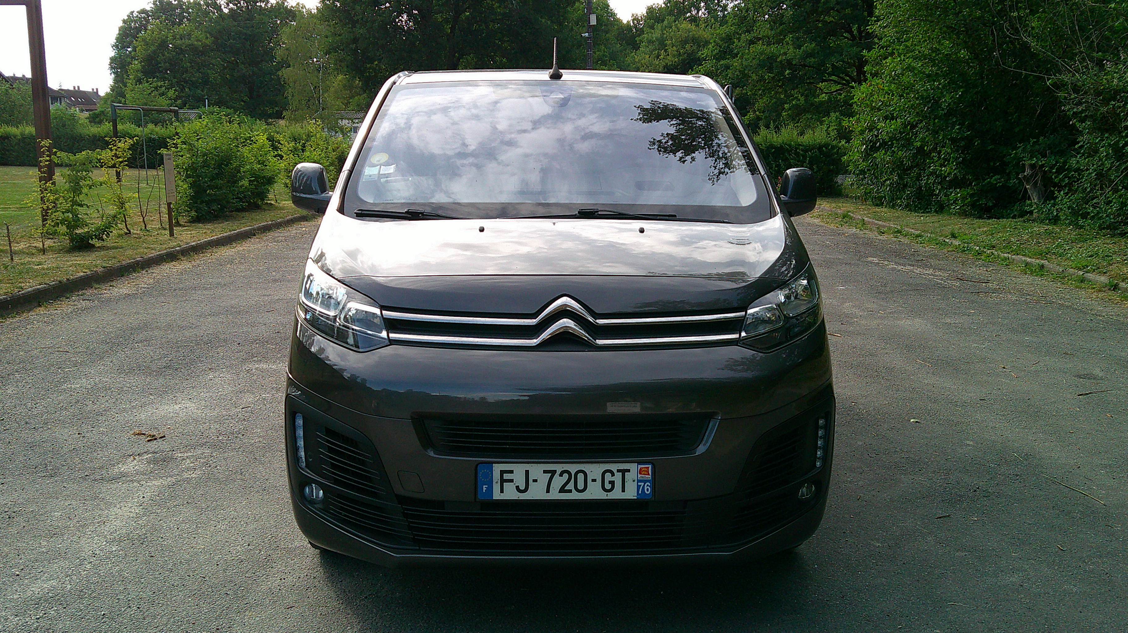 camping-car CITROEN JUMPY   extérieur / face avant