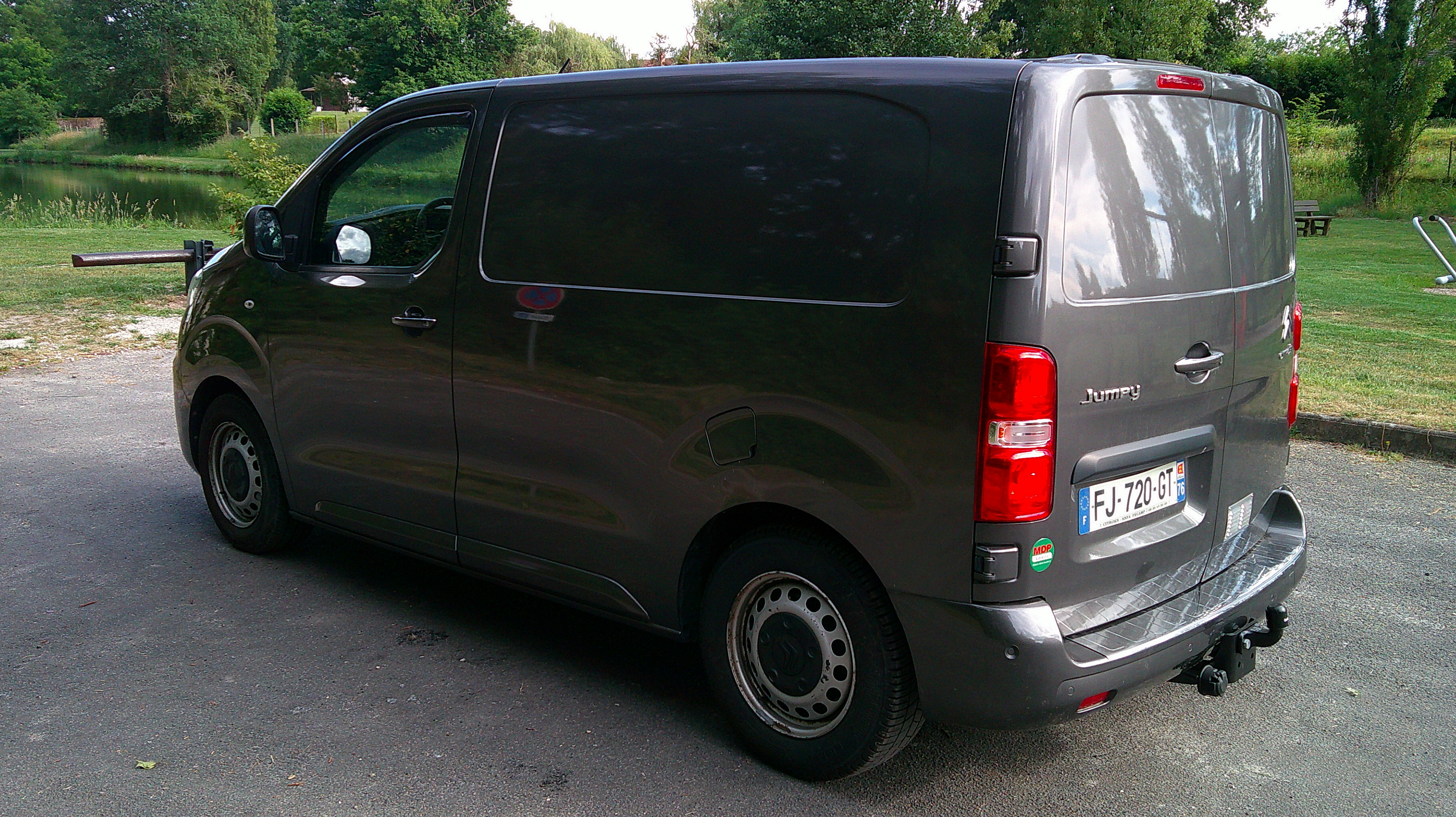 camping-car CITROEN JUMPY   extérieur / latéral gauche