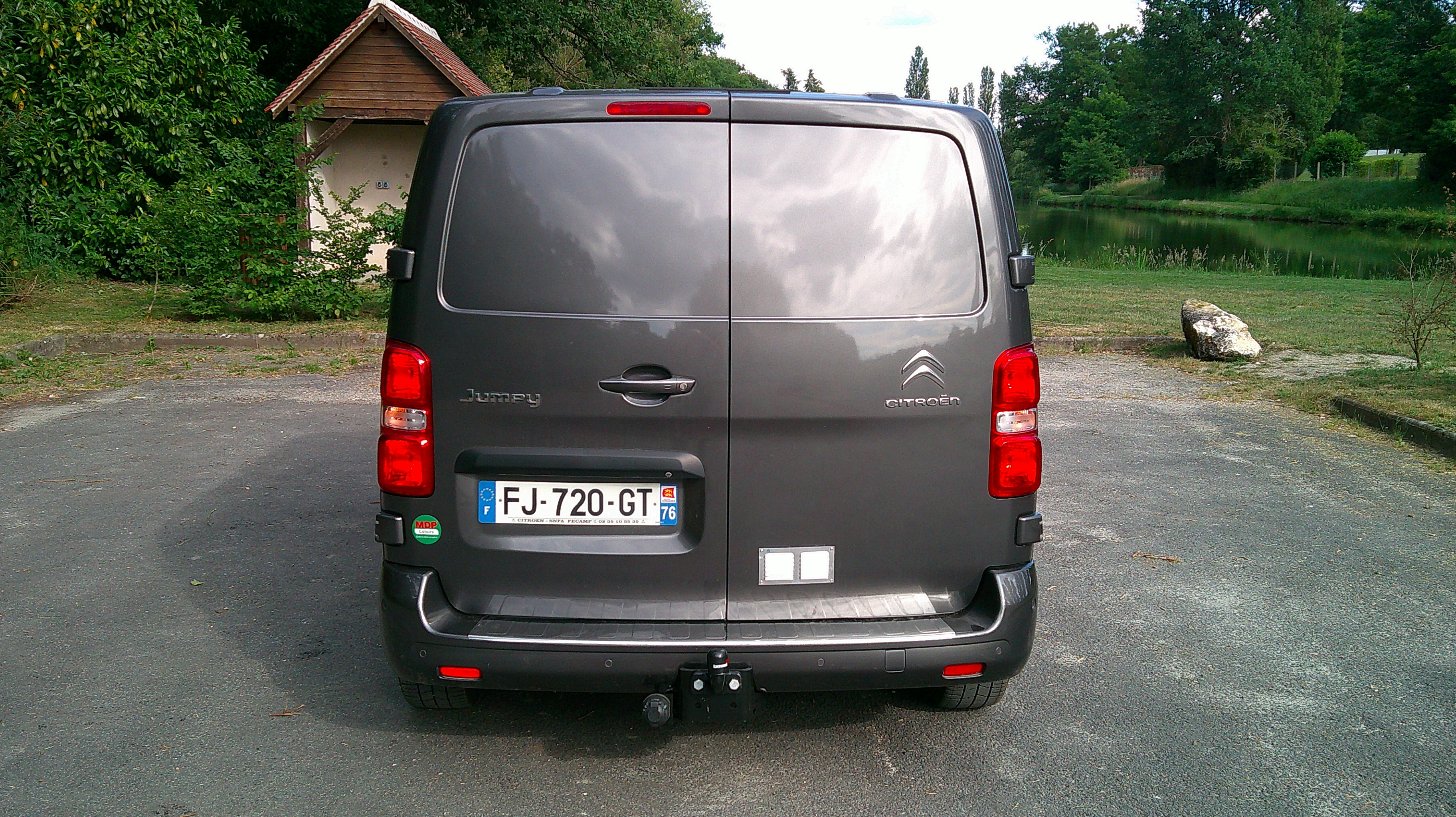 camping-car CITROEN JUMPY   extérieur / arrière
