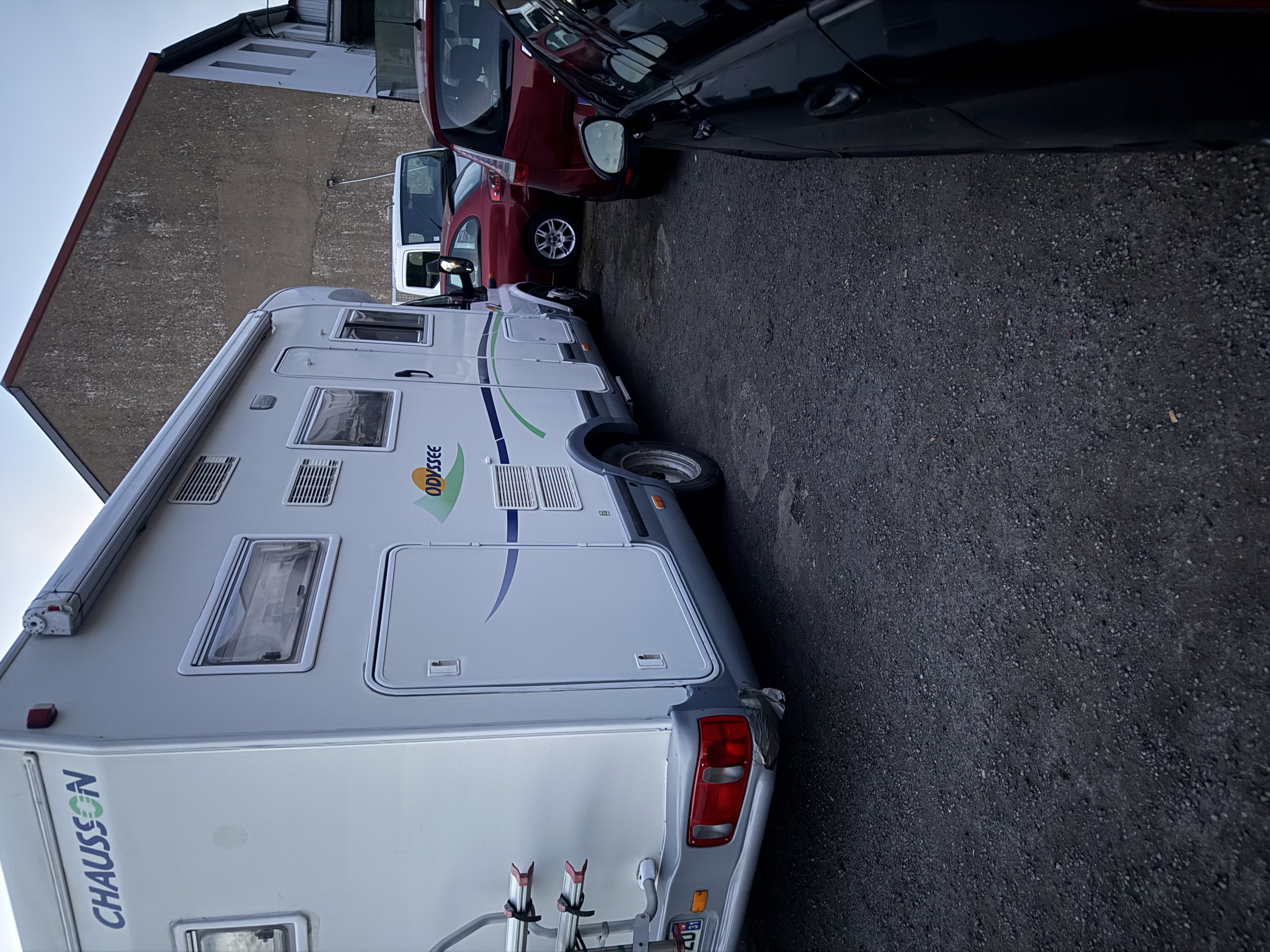 camping-car CHAUSSON ODYSEE 92   extérieur / latéral droit
