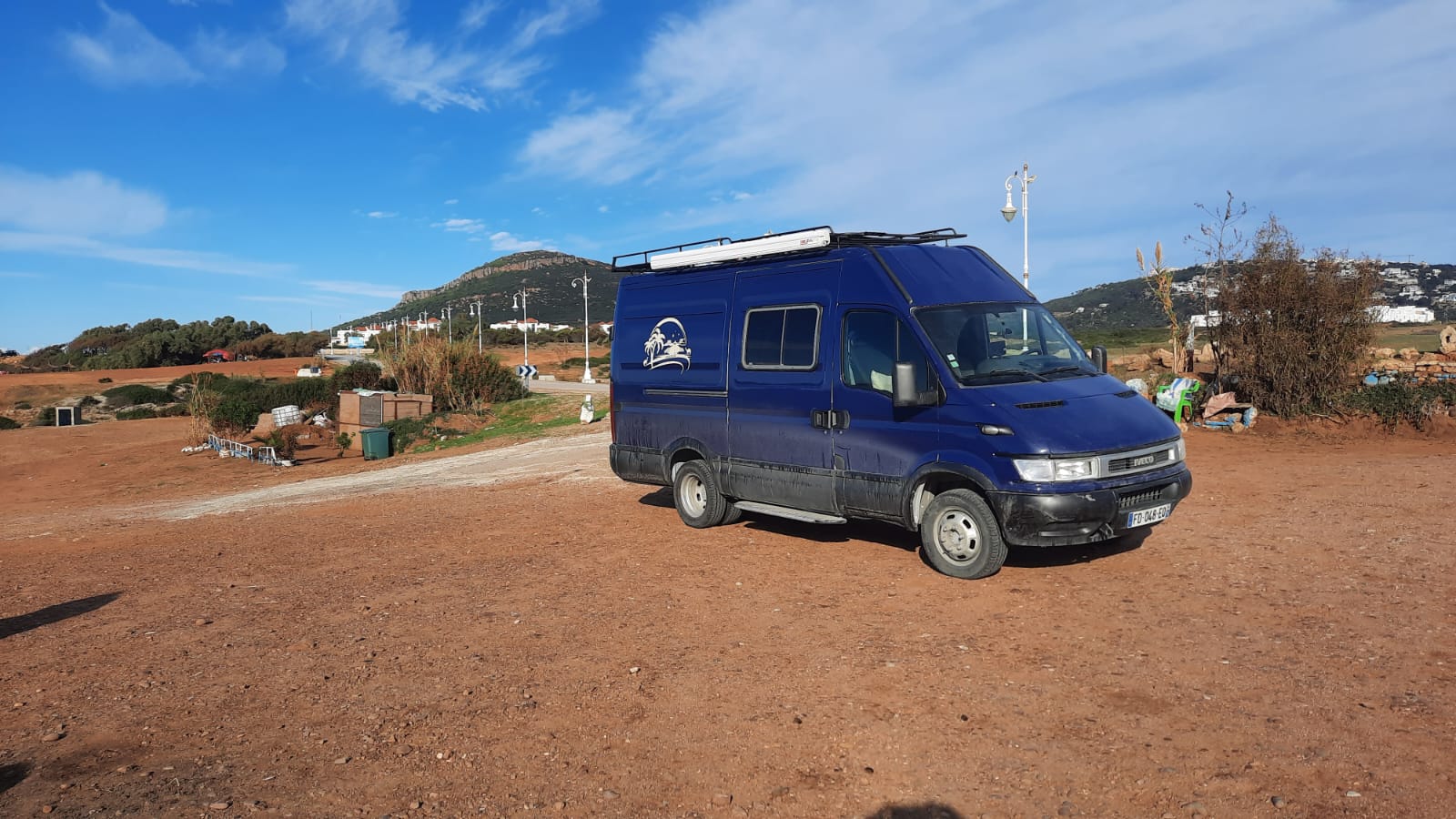 camping-car IVECO DAYLY  extérieur / latéral gauche
