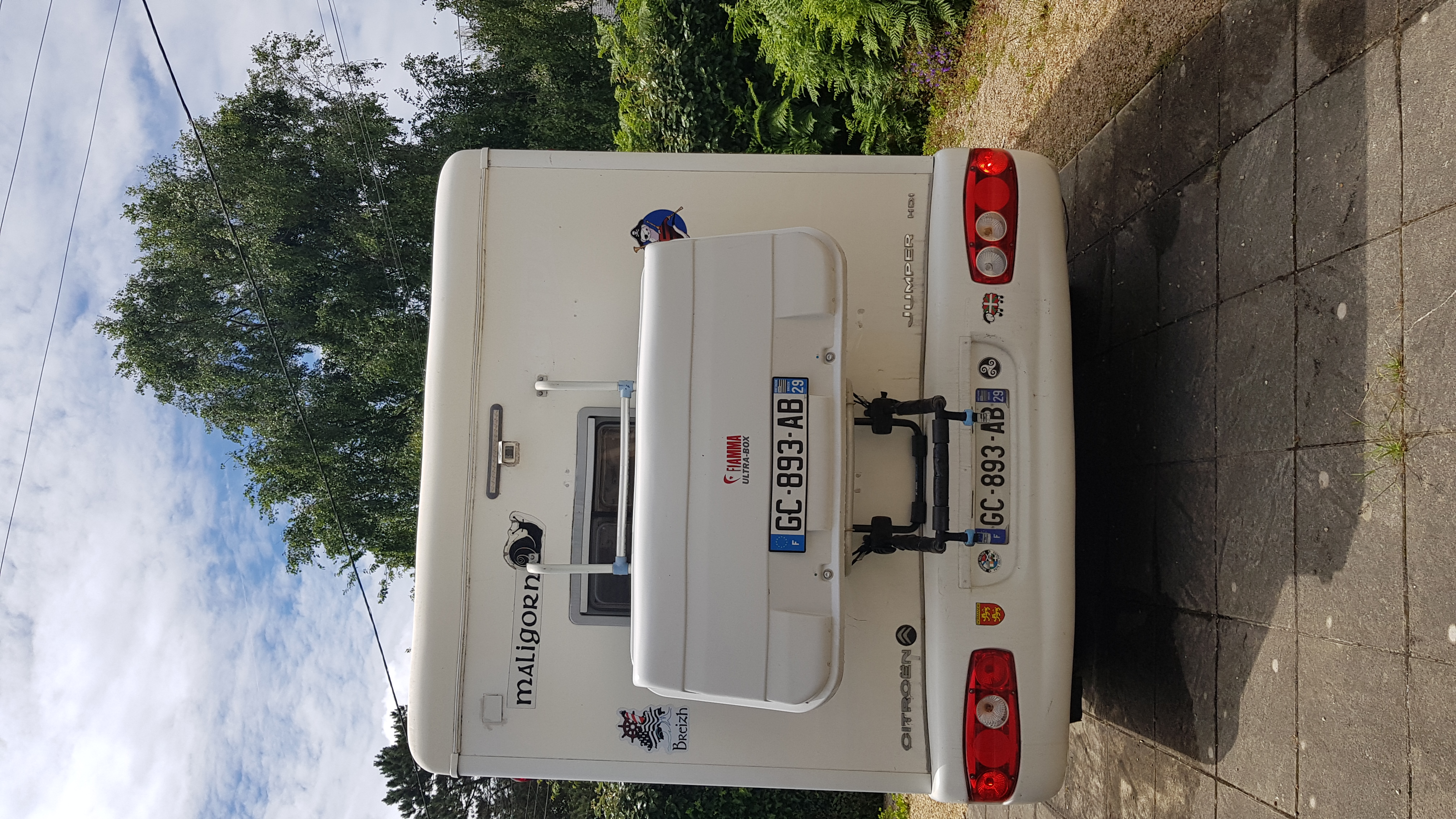 camping-car RAPIDO 742 C   extérieur / arrière