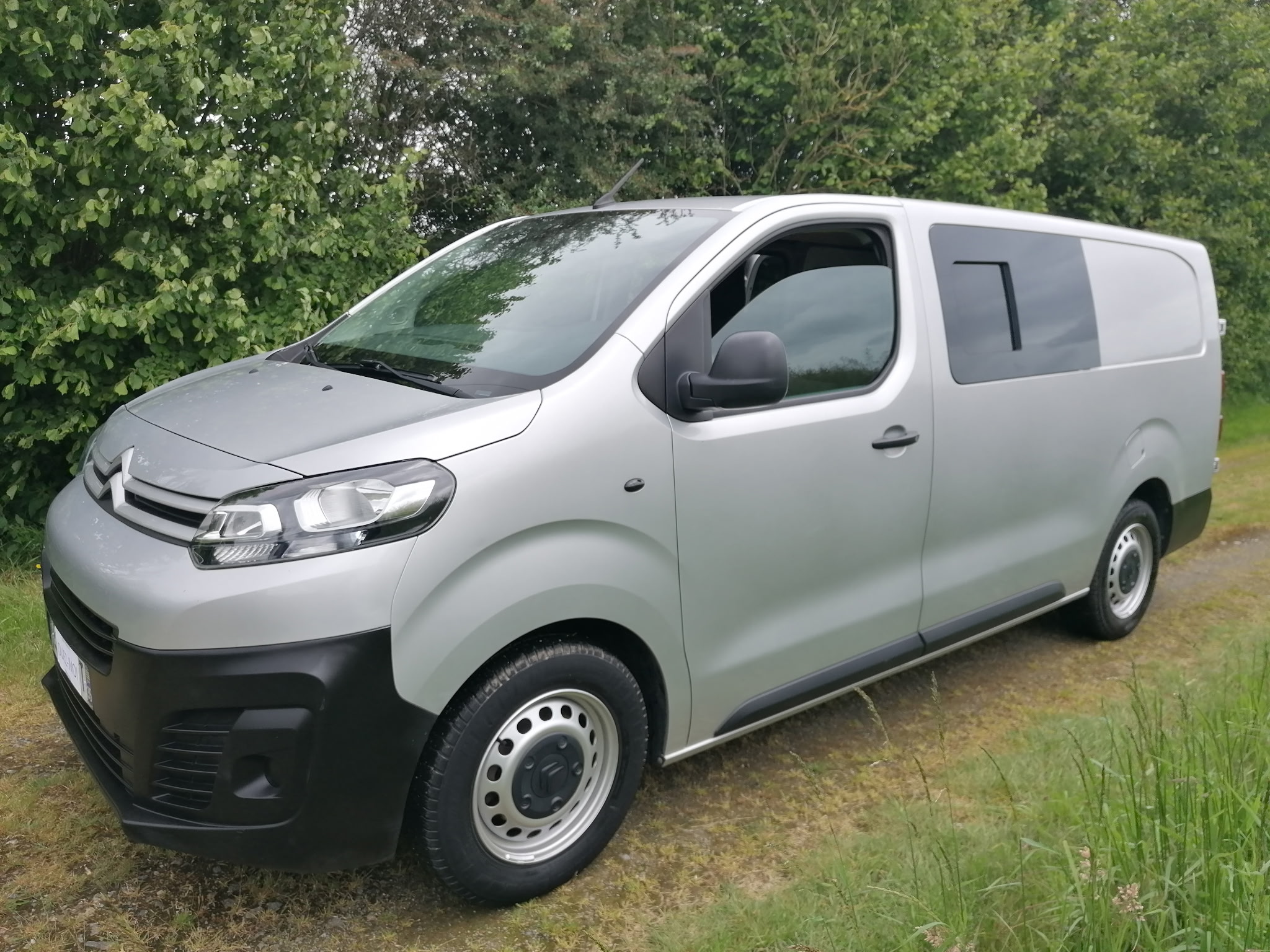 camping-car JUMPY  extérieur / latéral gauche