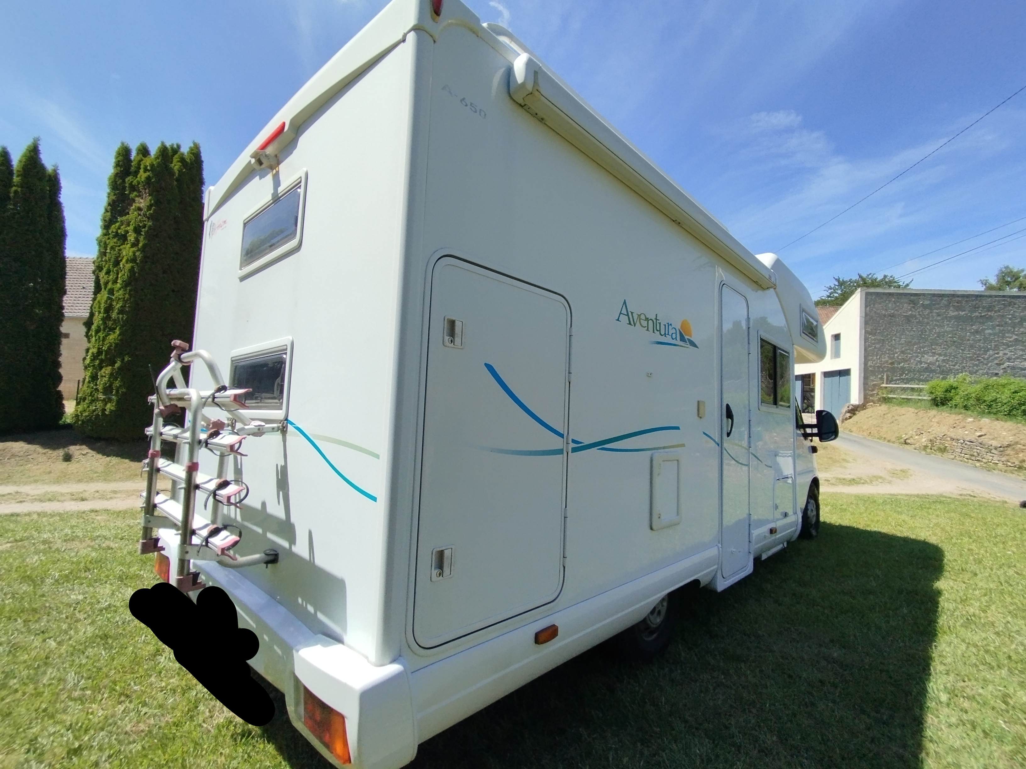 camping-car PILOTE AVENTURA A650TYG  extérieur / latéral droit