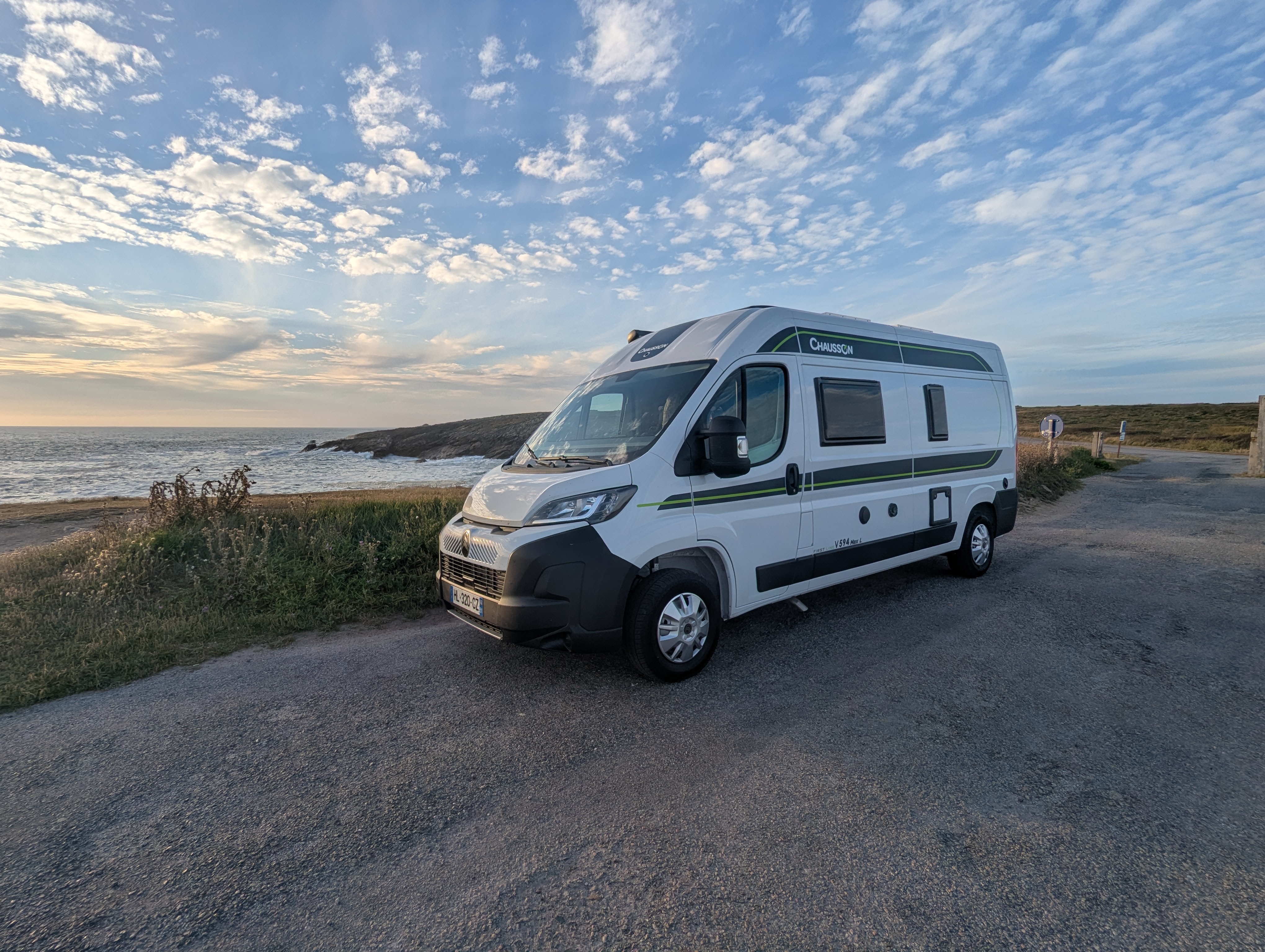 camping-car CHAUSSON V594 MAX L  extérieur / face avant