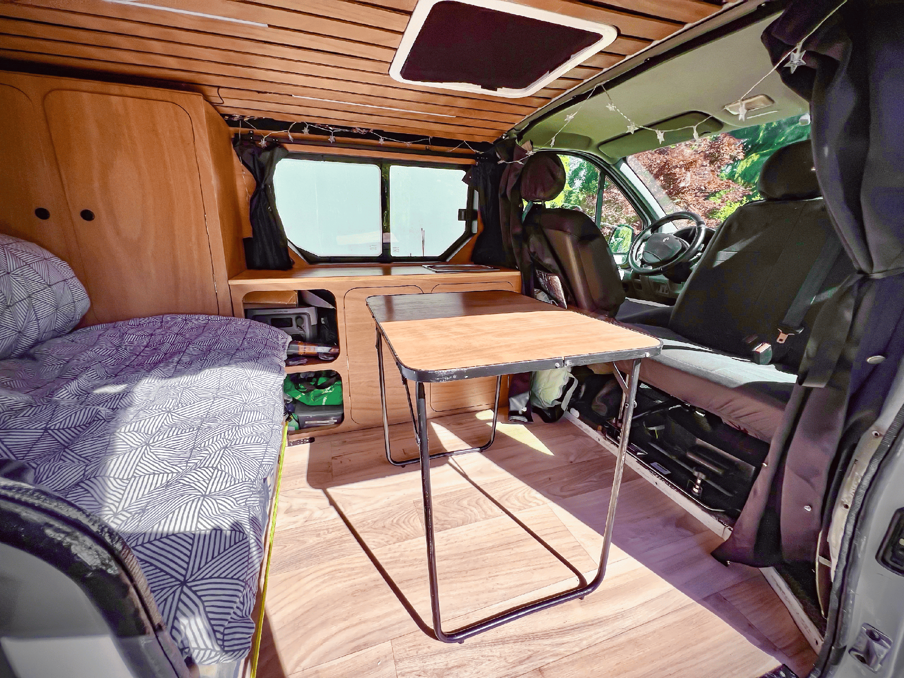 camping-car RENAULT TRAFIC CONFORT L1H1  extérieur / latéral gauche