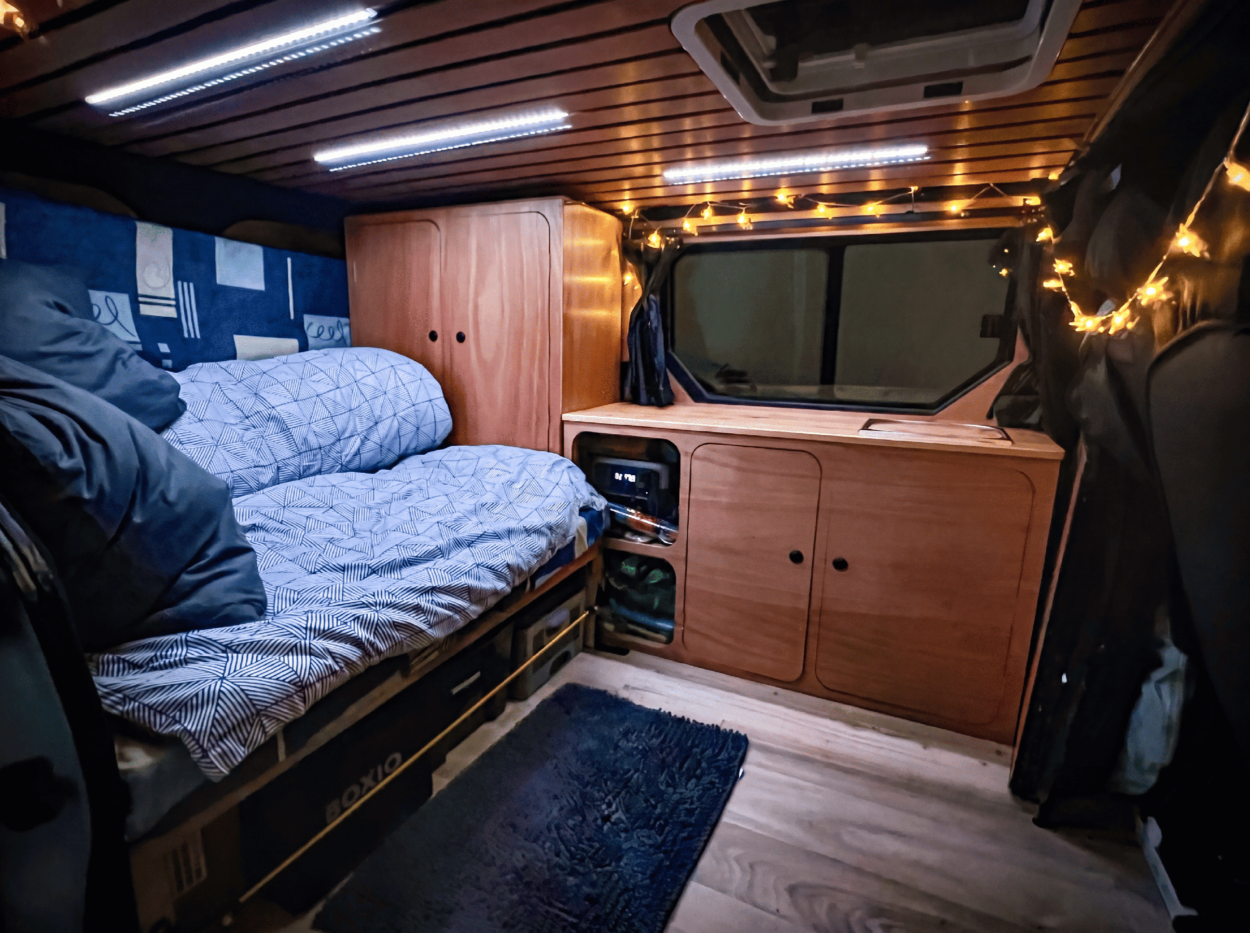 camping-car RENAULT TRAFIC CONFORT L1H1  extérieur / arrière