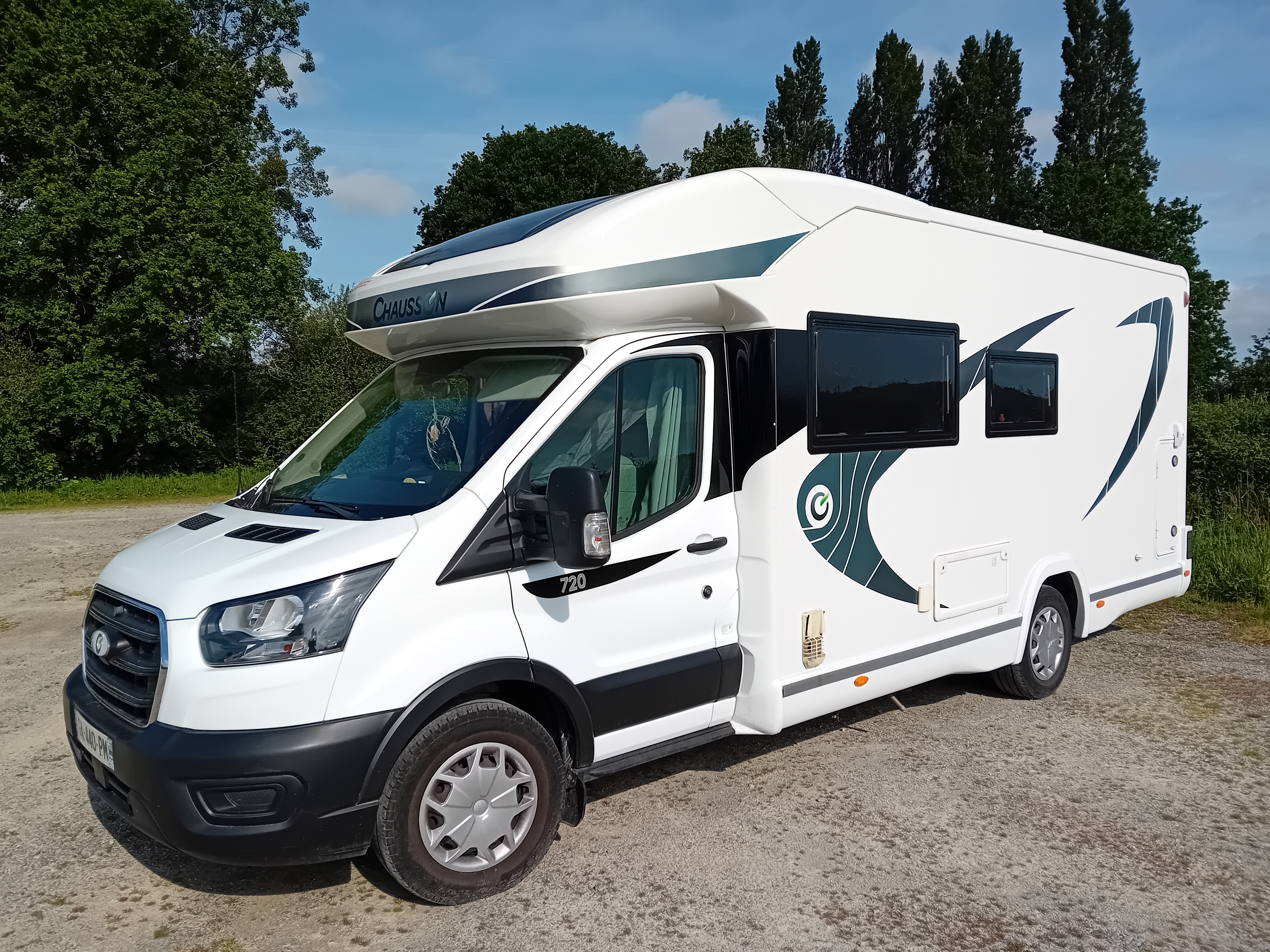 camping-car CHAUSSON 720  extérieur / latéral droit