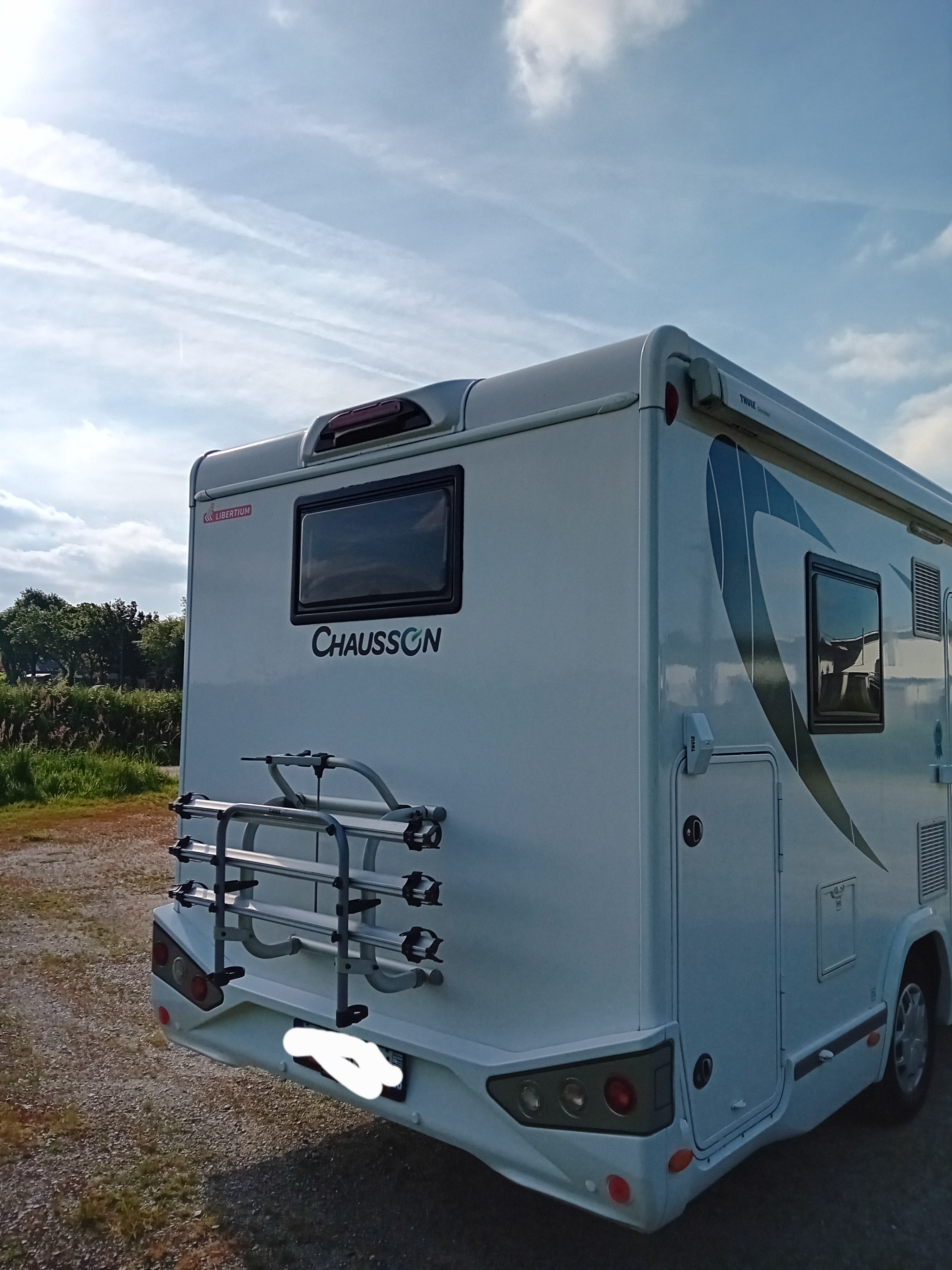 camping-car CHAUSSON 720  extérieur / arrière