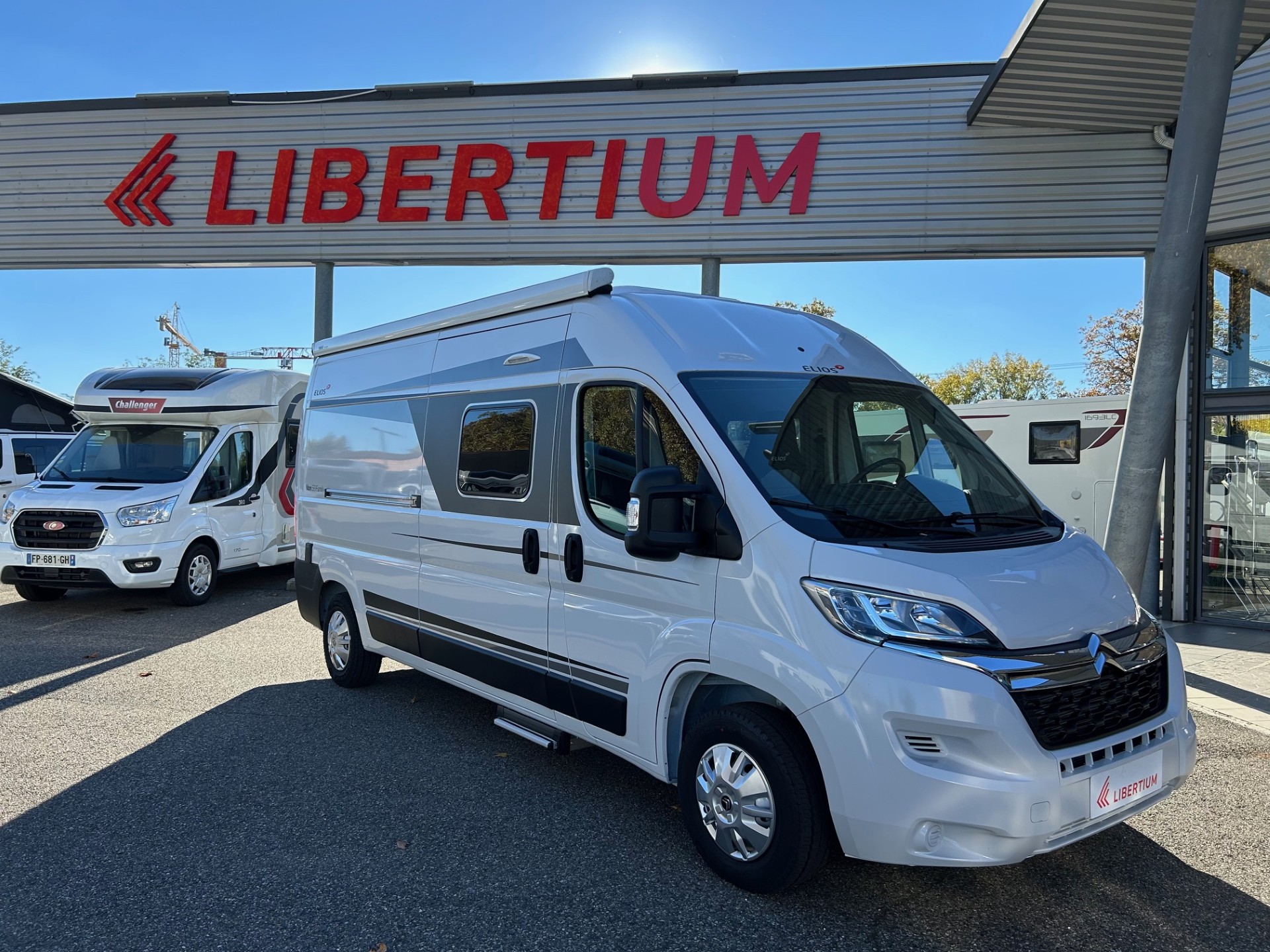 camping-car ELIOS VAN 59 FAMILY  extérieur / face avant