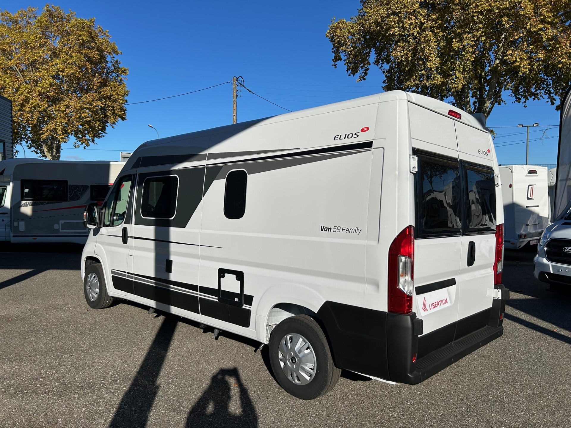 camping-car ELIOS VAN 59 FAMILY  extérieur / latéral gauche