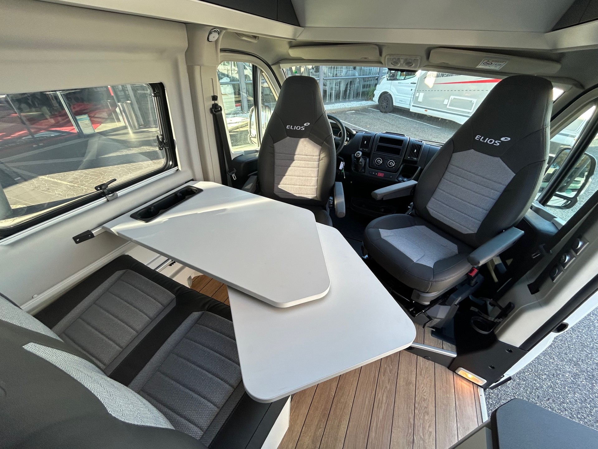 camping-car ELIOS VAN 59 FAMILY  intérieur / coin salon