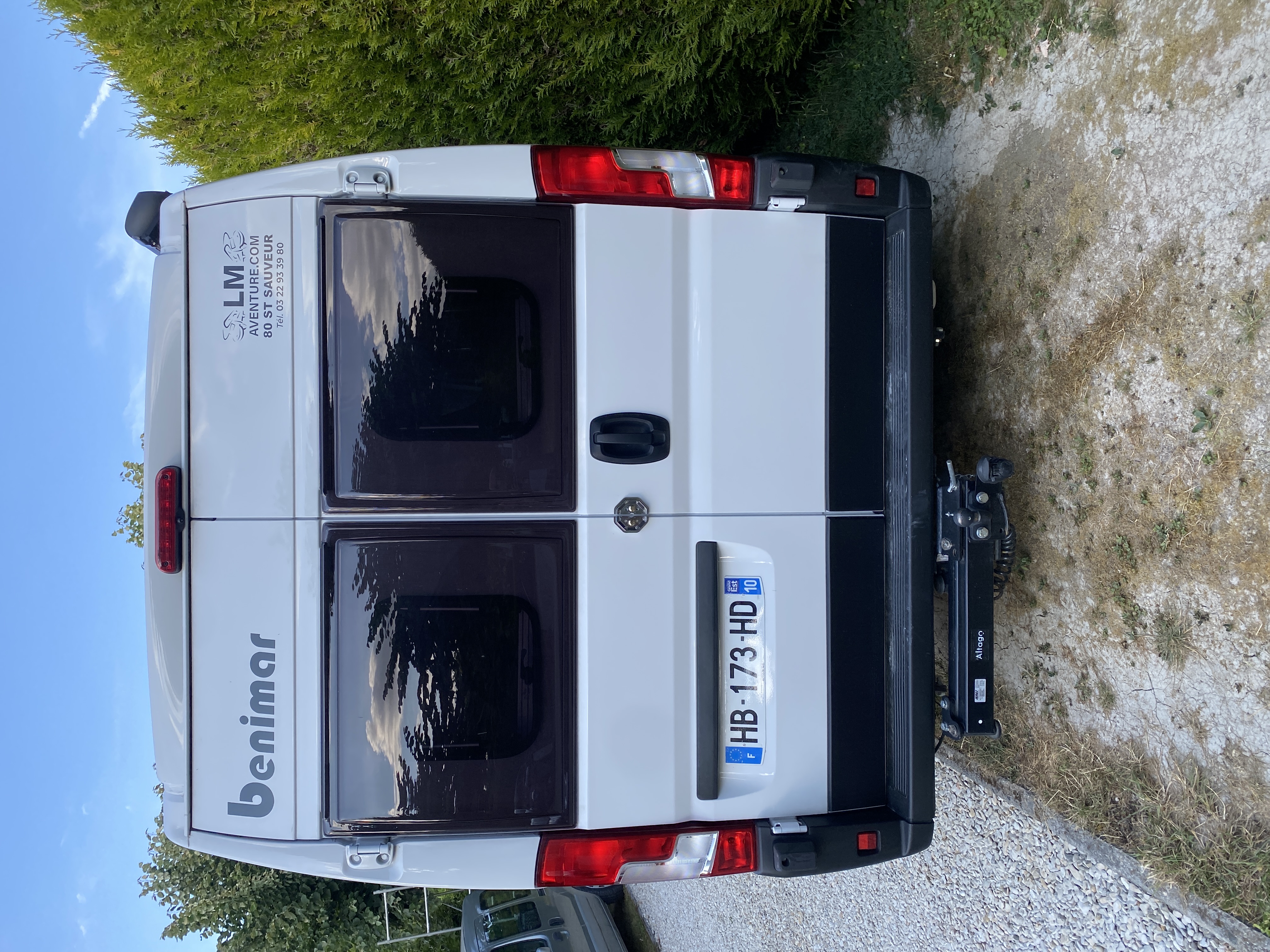 camping-car BENIVAN  extérieur / arrière