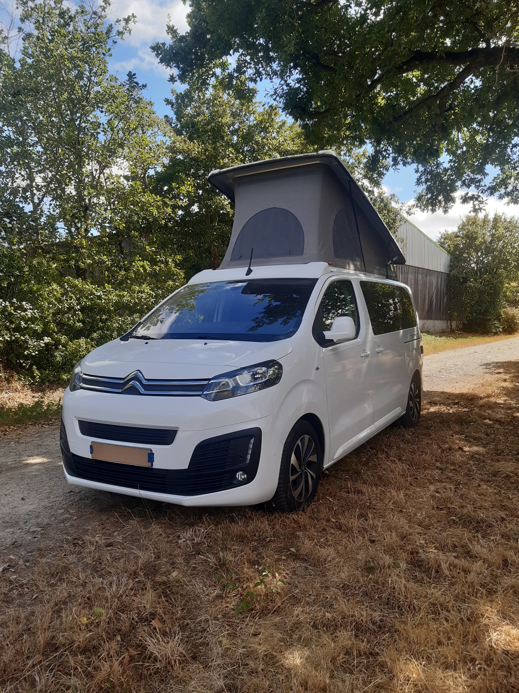 camping-car CAMPSTER POSSL  extérieur / latéral gauche