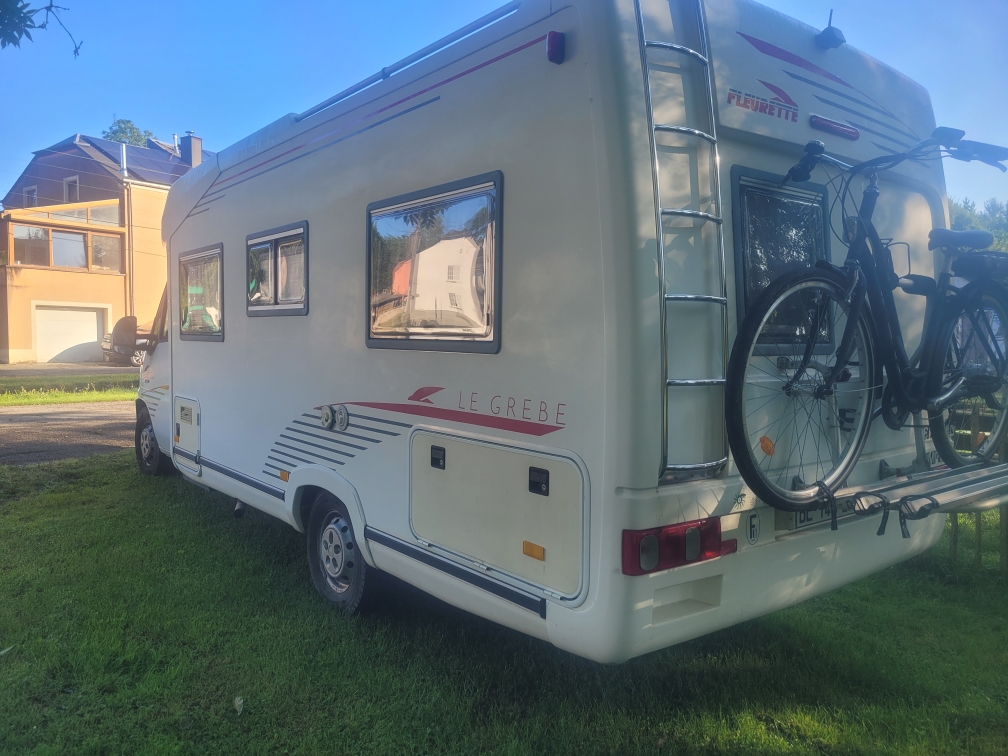 camping-car FLEURETTE LE GERBE  extérieur / latéral gauche