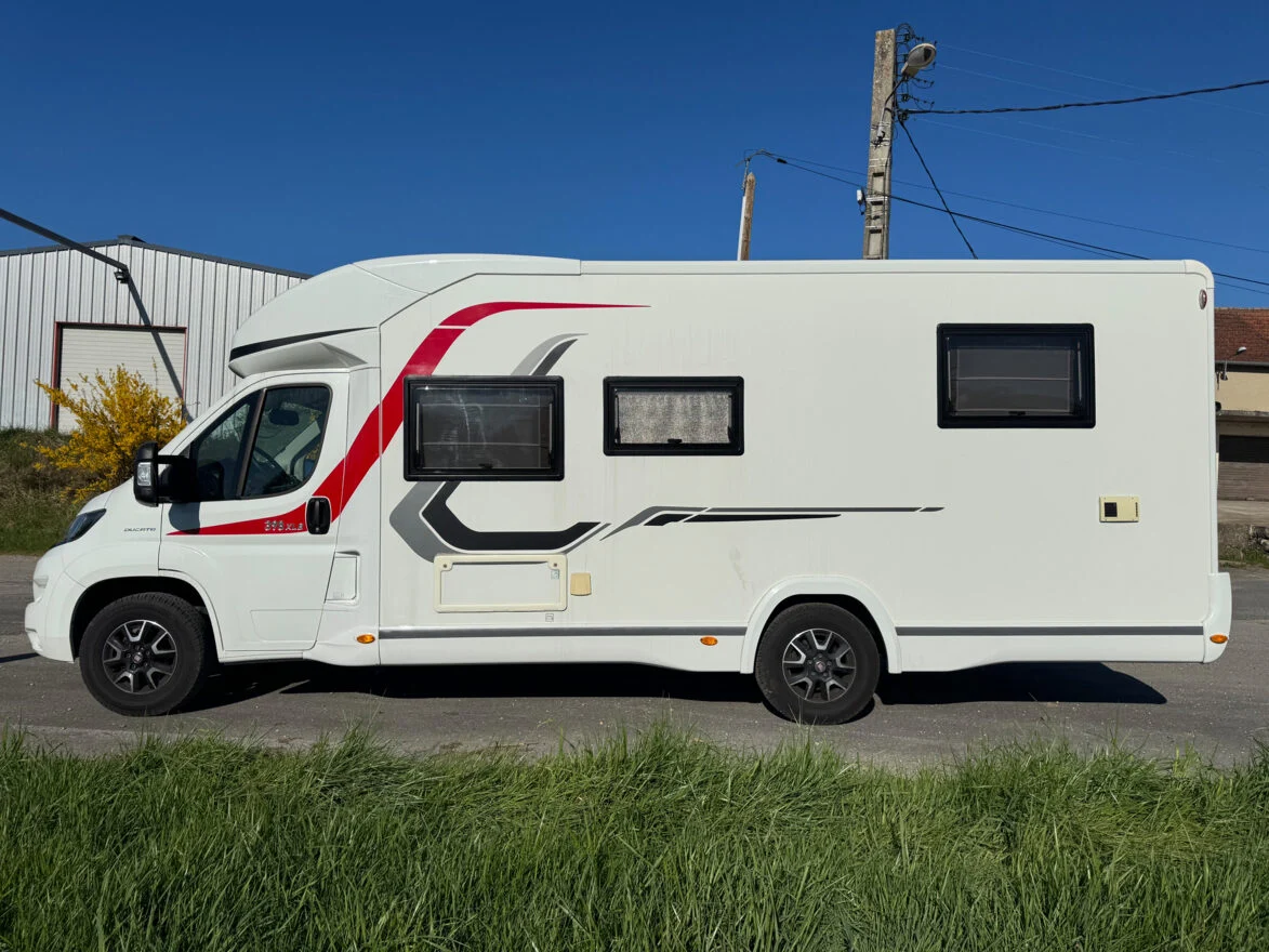 camping-car CHALLENGER 398XLB SPECIAL EDITION  extérieur / latéral gauche