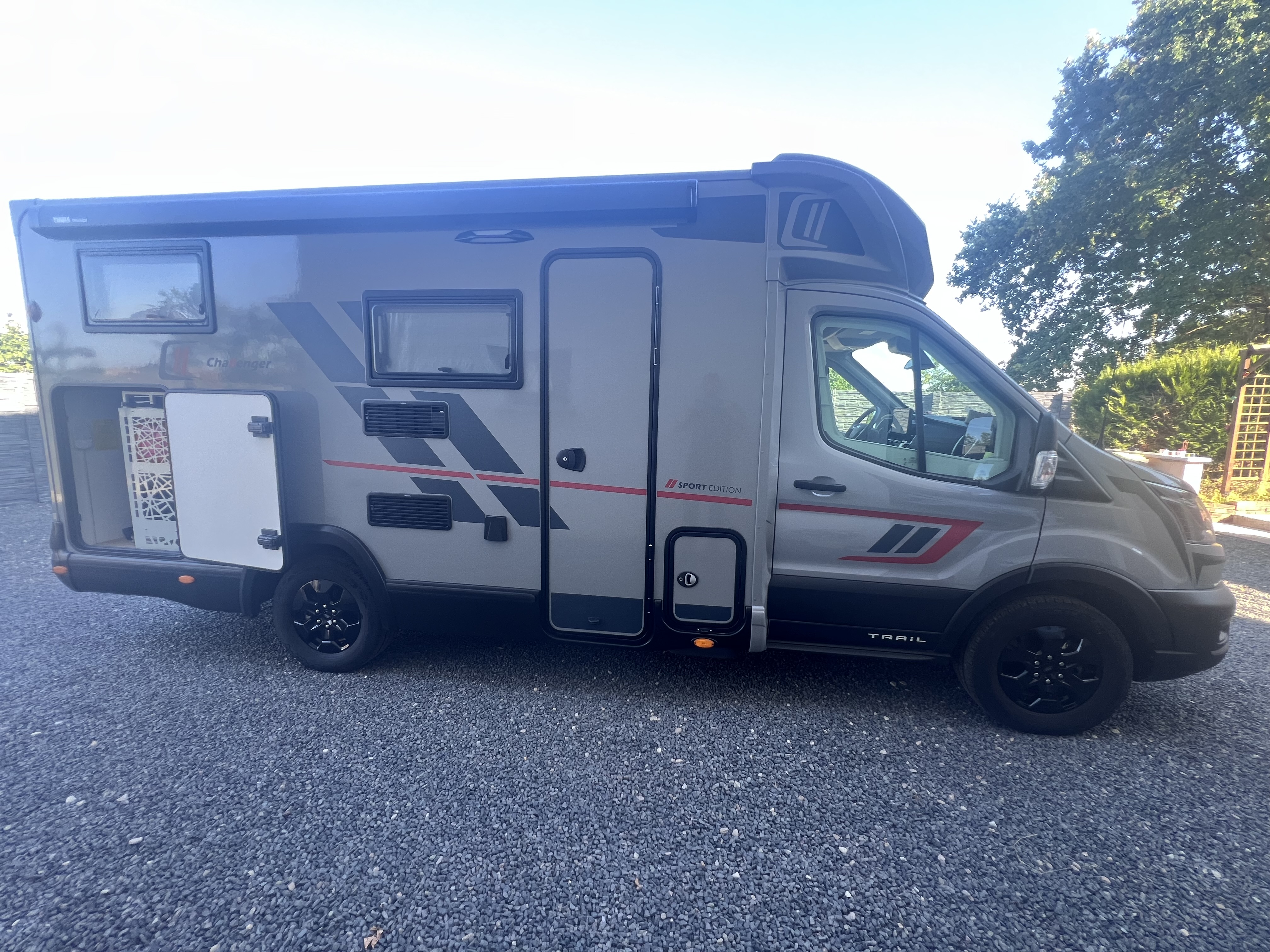 camping-car CHALLENGER SPORT EDITION   extérieur / latéral droit