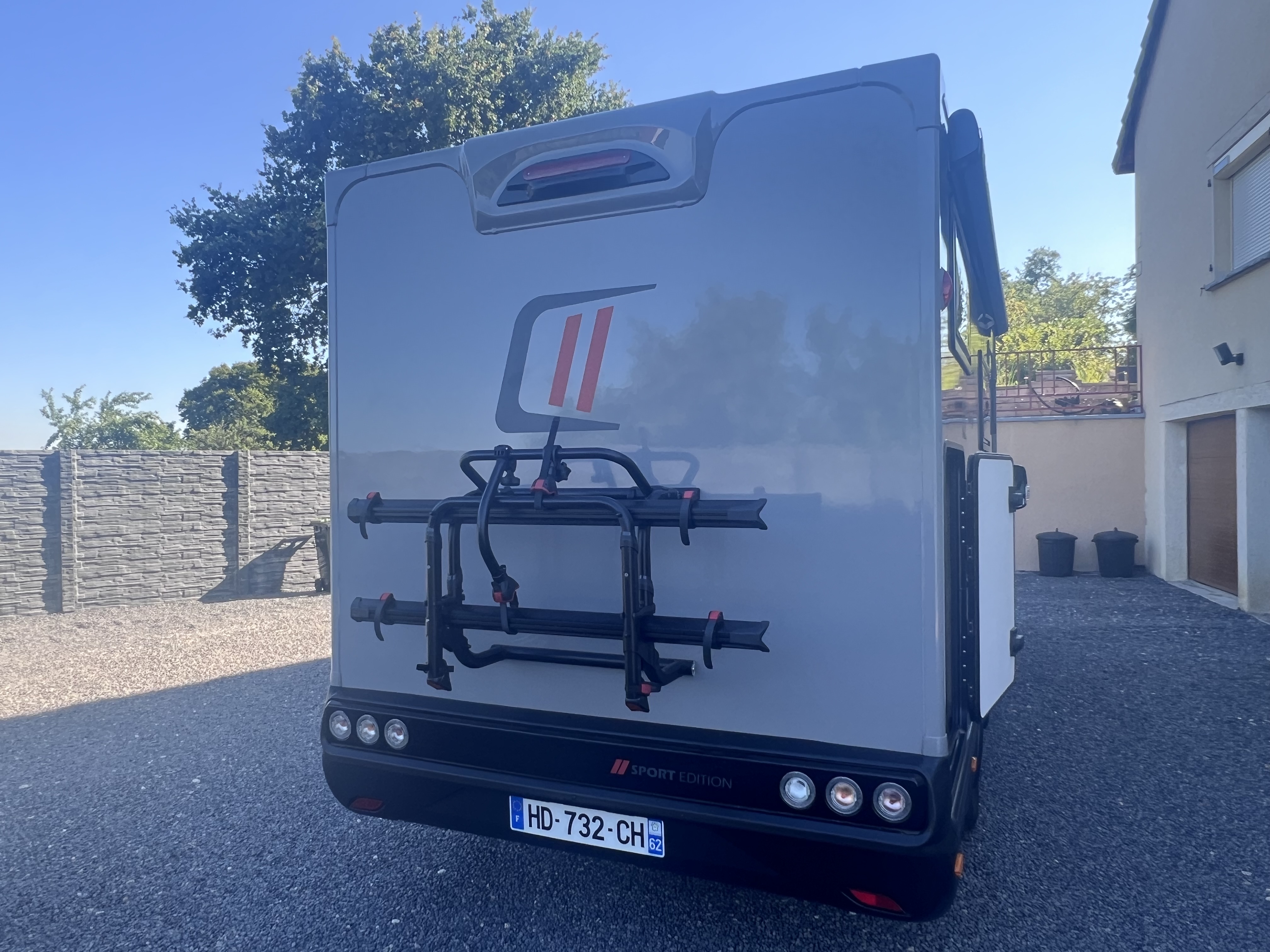 camping-car CHALLENGER SPORT EDITION   extérieur / arrière