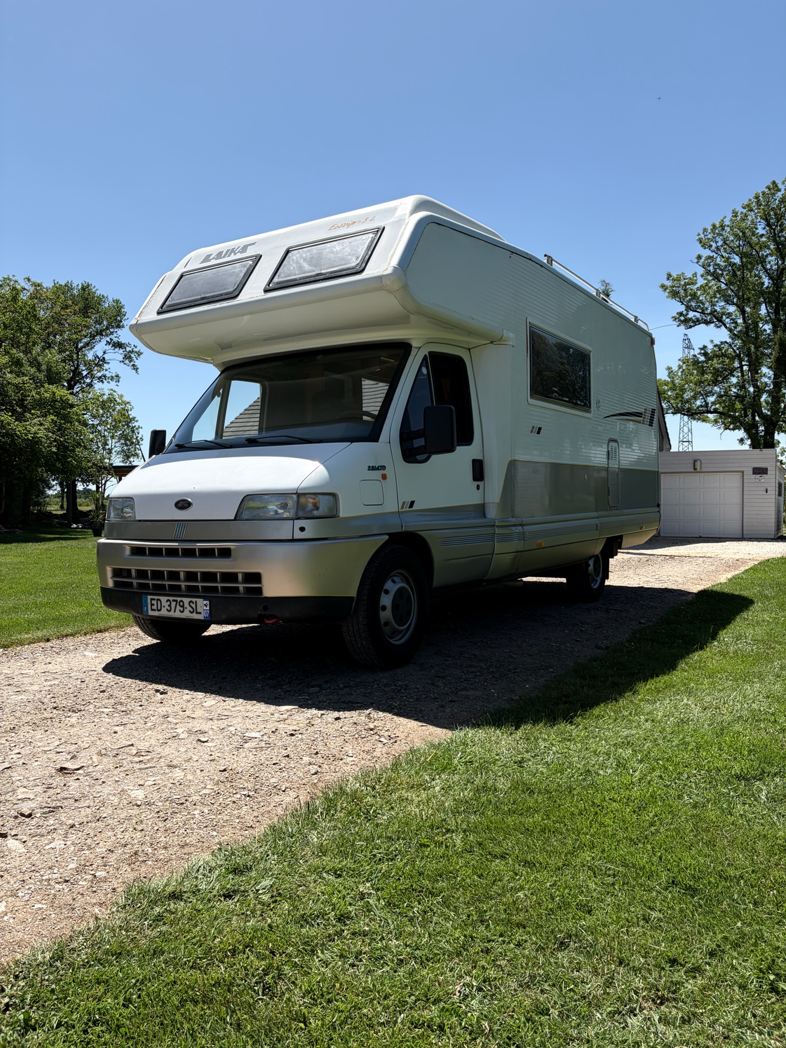 camping-car FIAT DUCATO  extérieur / face avant