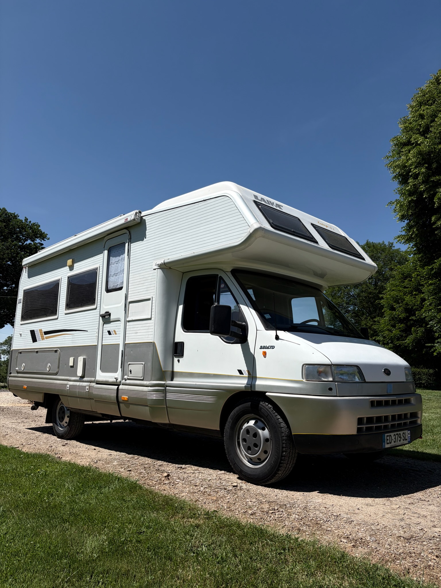 camping-car FIAT DUCATO  extérieur / latéral gauche