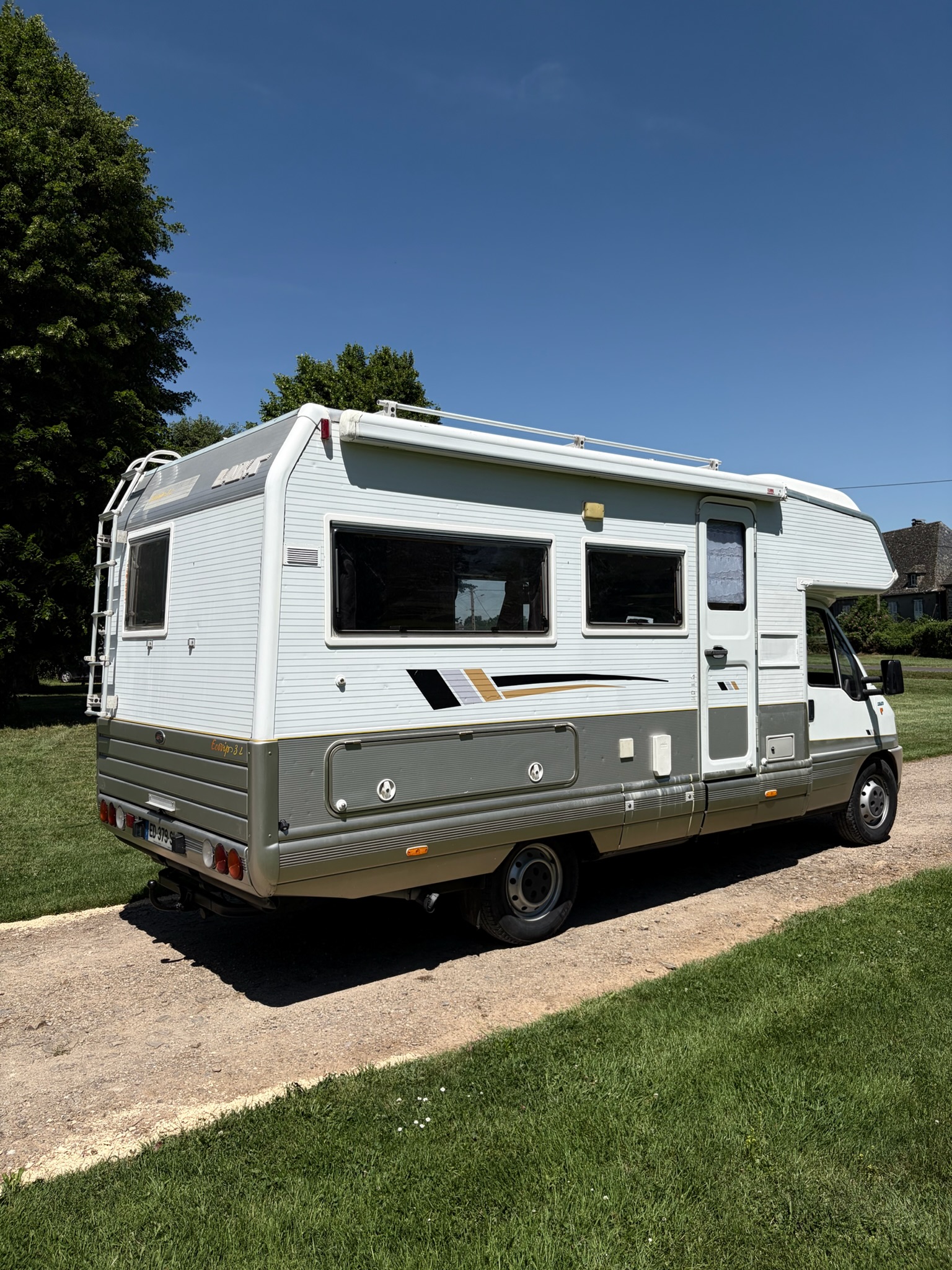 camping-car FIAT DUCATO  extérieur / latéral droit