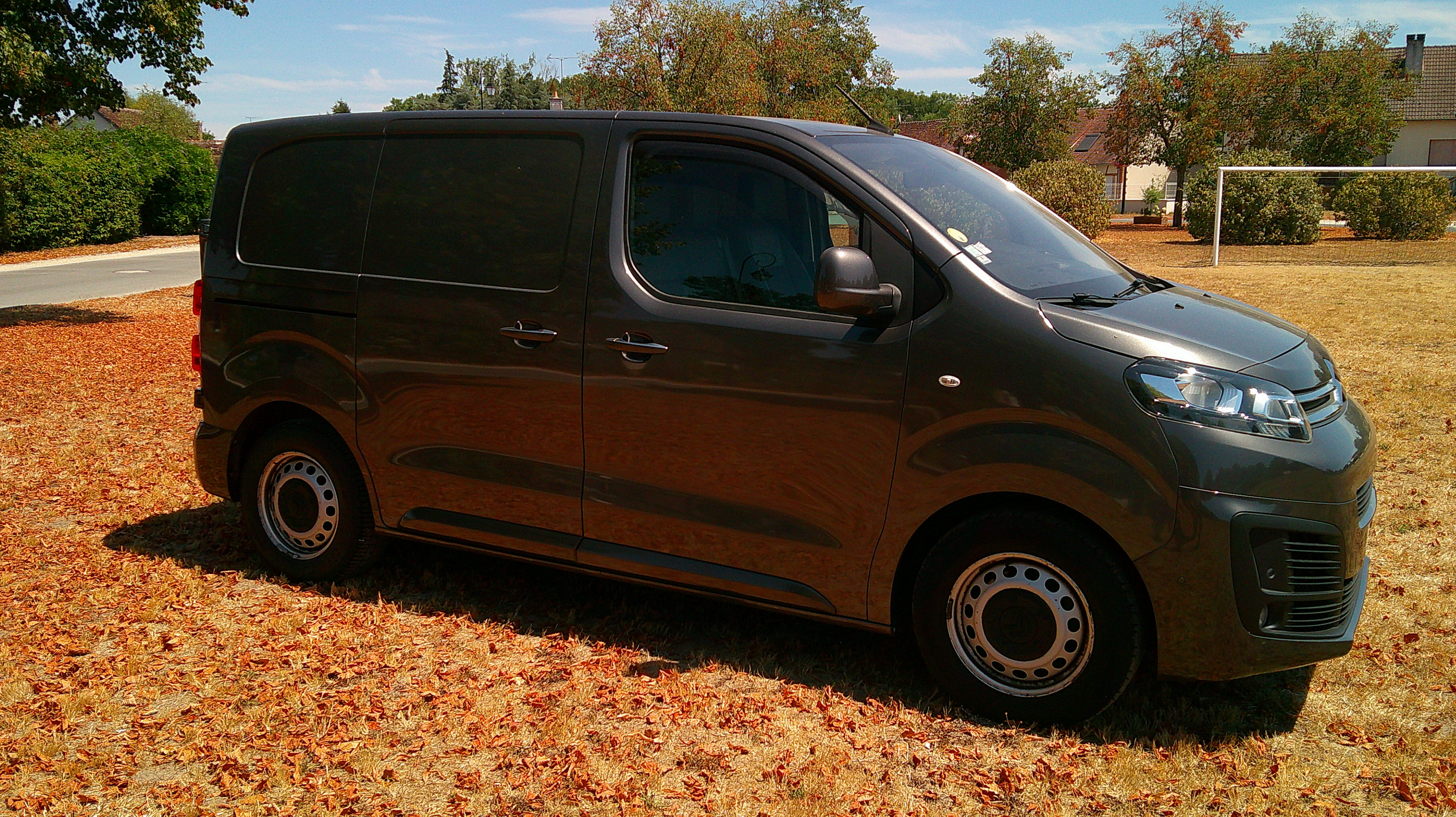 camping-car CITROEN JUMPY   extérieur / latéral droit