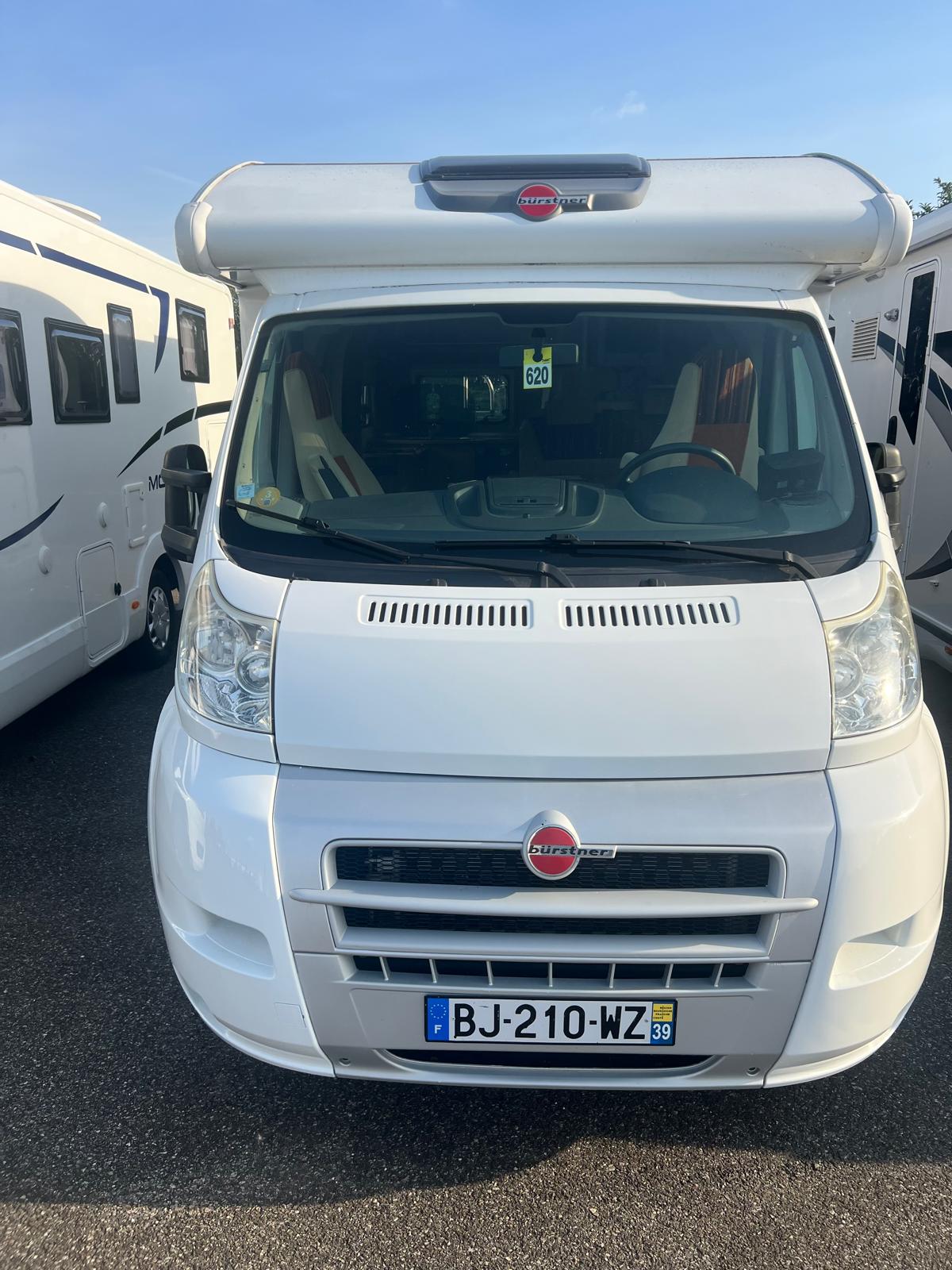 camping-car BURSTNER IXÉO TIME 585  extérieur / face avant