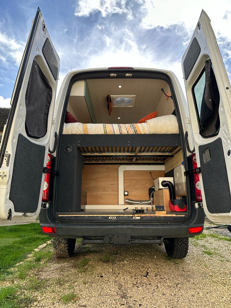 camping-car VOLKSWAGEN CRAFTER  extérieur / arrière