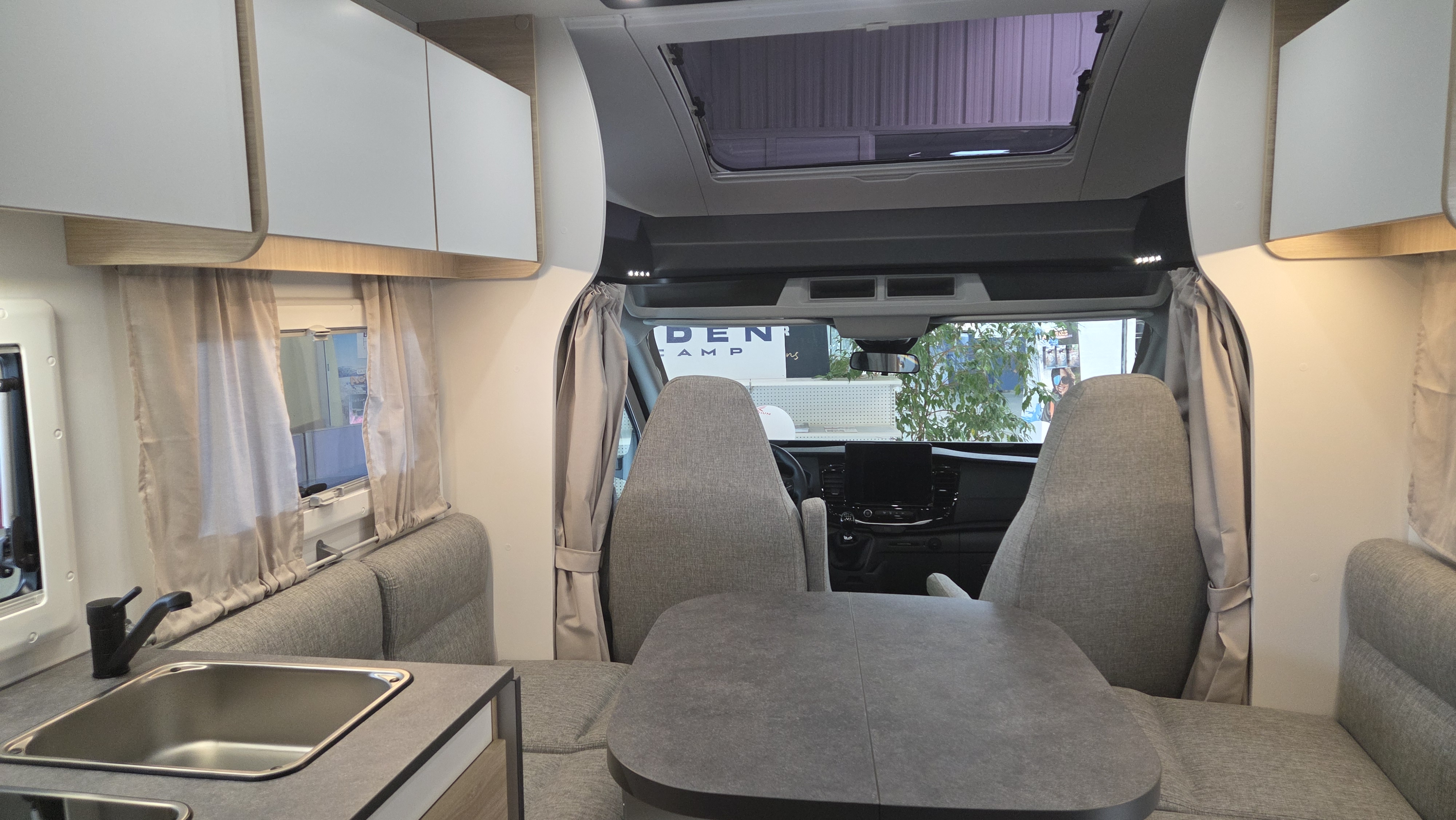 camping-car CHALLENGER 328 BREAK EDITION  intérieur / coin salon