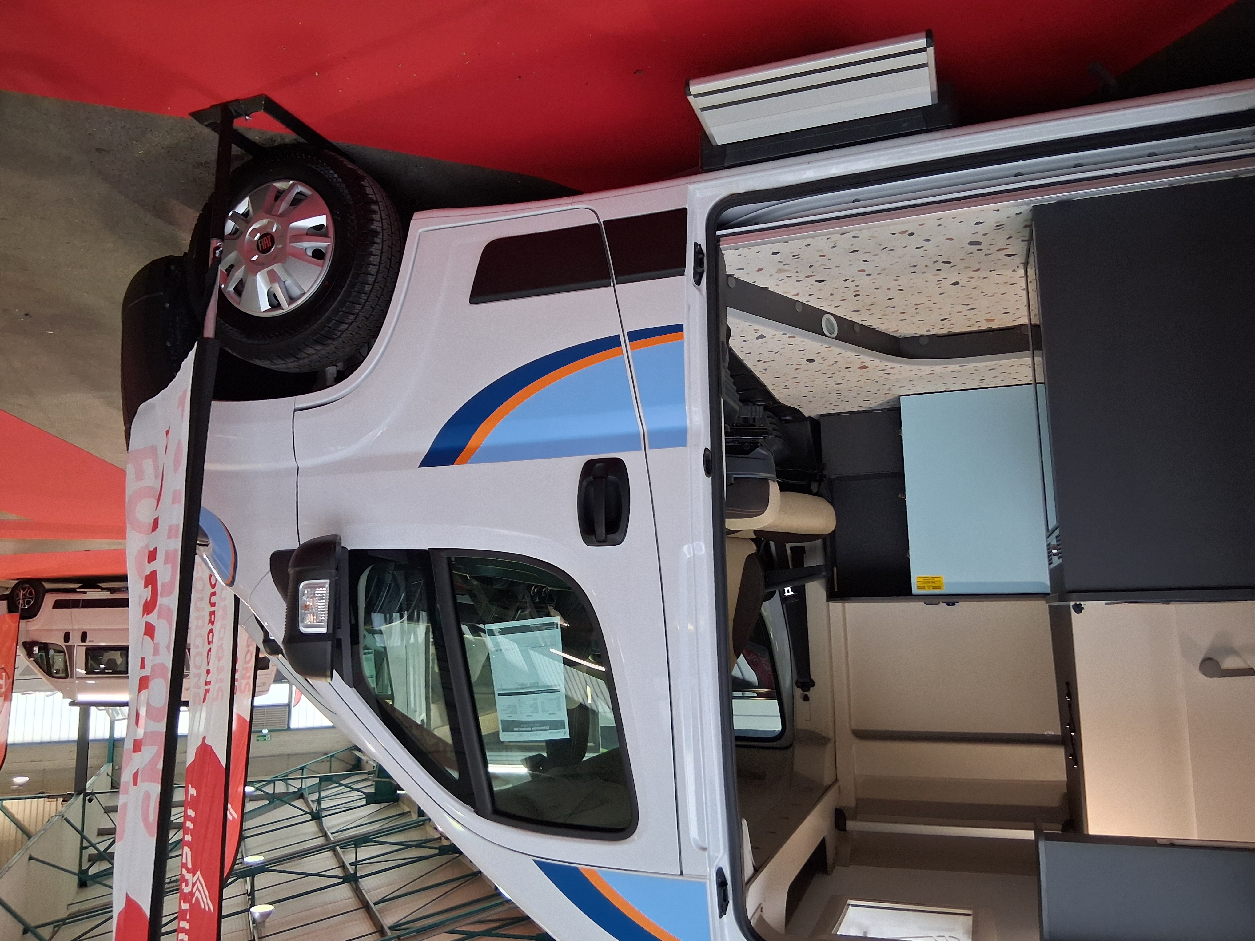 camping-car FIAT DUCATO  extérieur / latéral droit