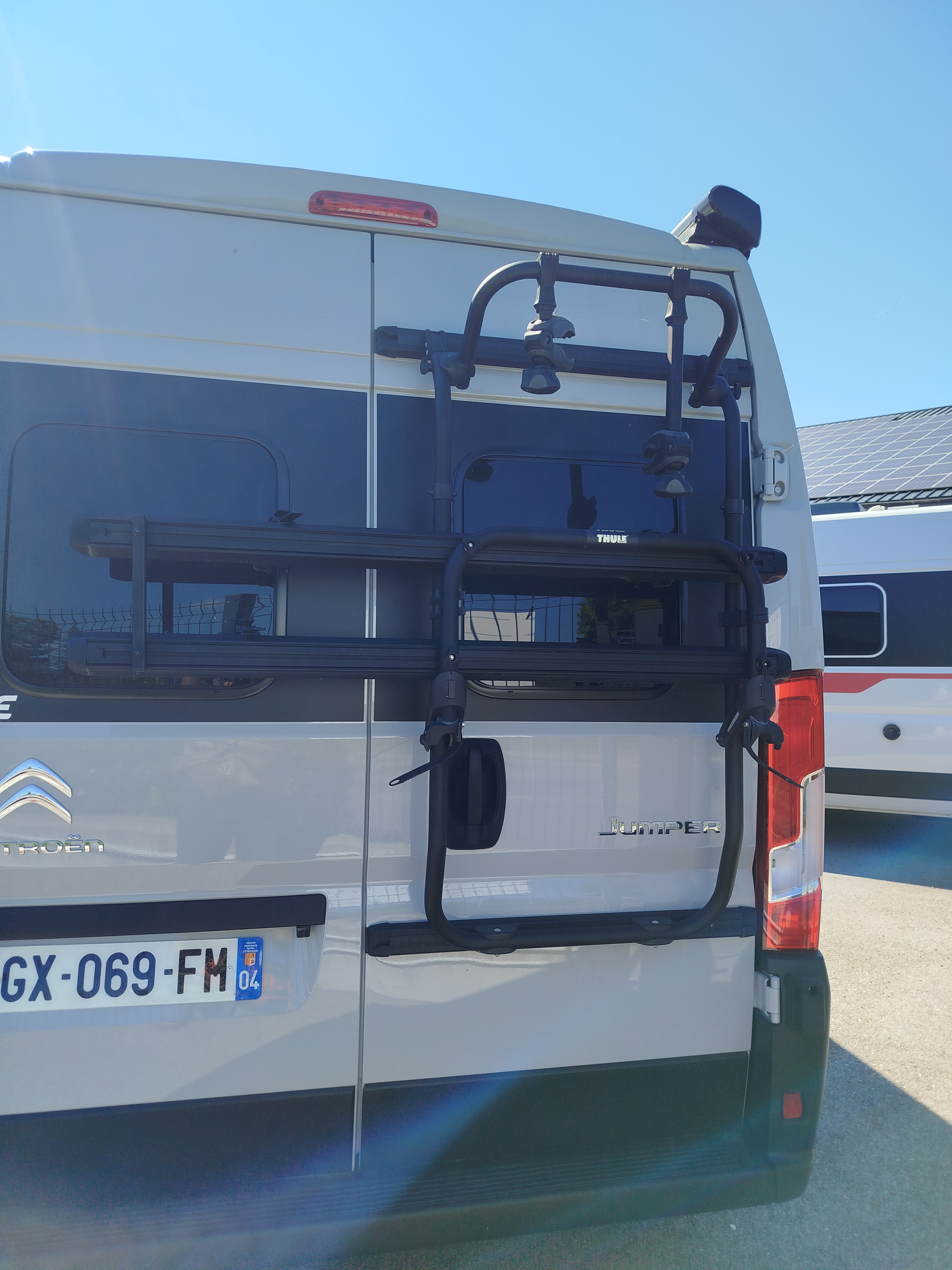 camping-car PILOTE V600S  extérieur / arrière