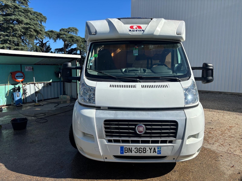 camping-car ADRIA CORAL S680SP  extérieur / face avant