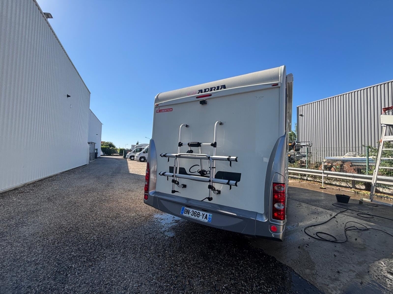 camping-car ADRIA CORAL S680SP  extérieur / arrière