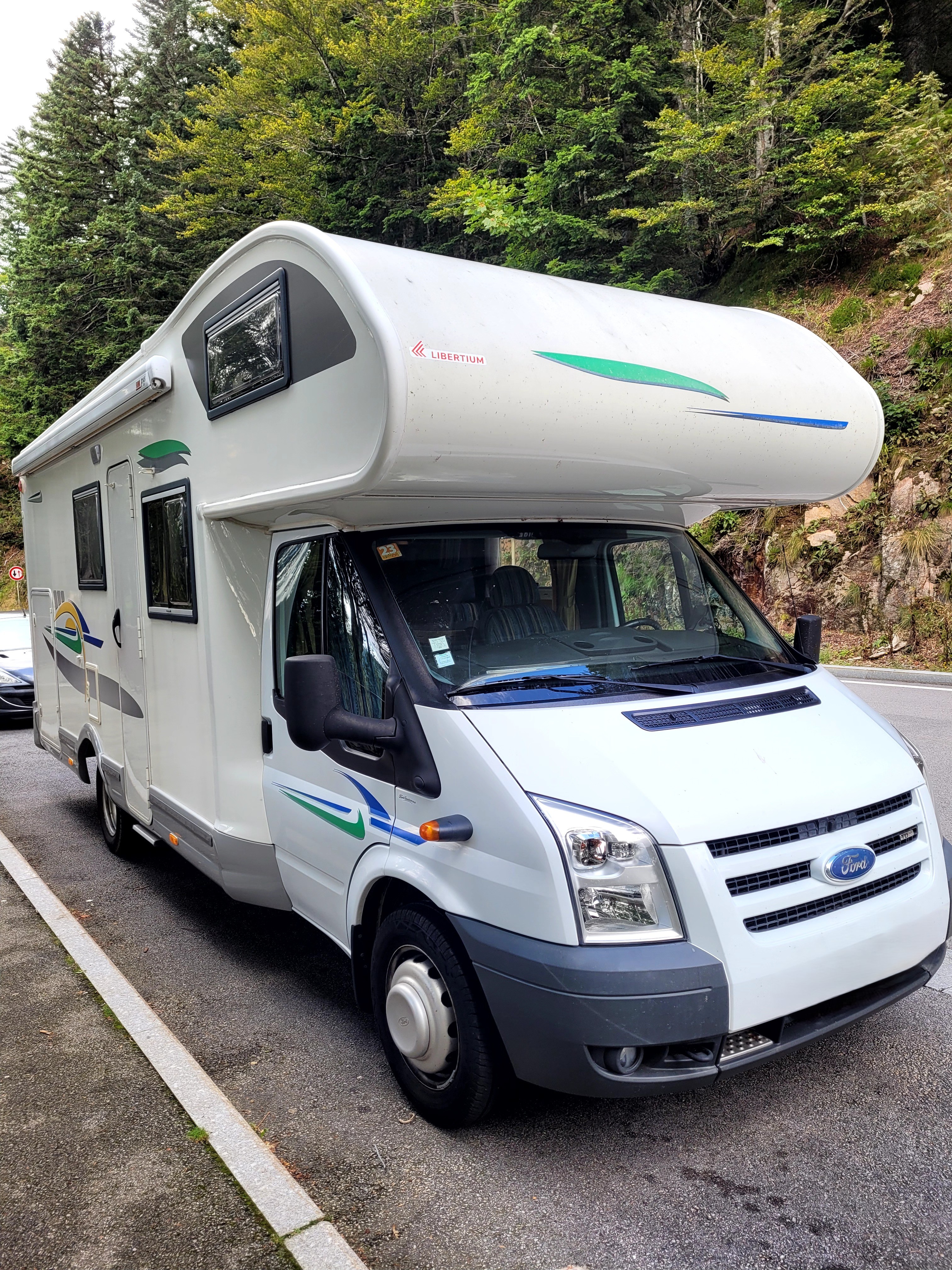 camping-car CHAUSSON WELCOME 28  extérieur / face avant