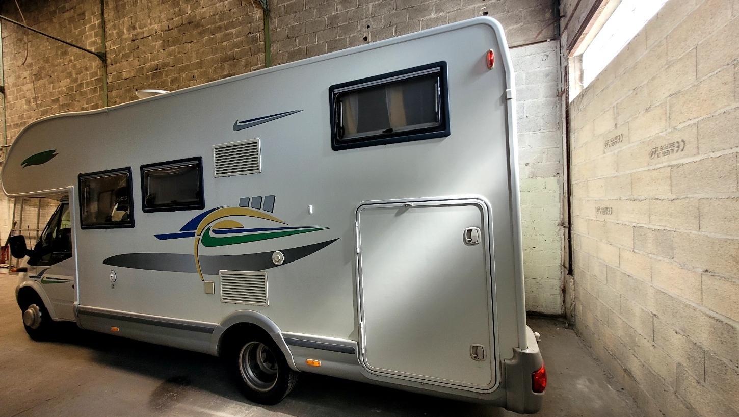 camping-car CHAUSSON WELCOME 28  extérieur / latéral gauche