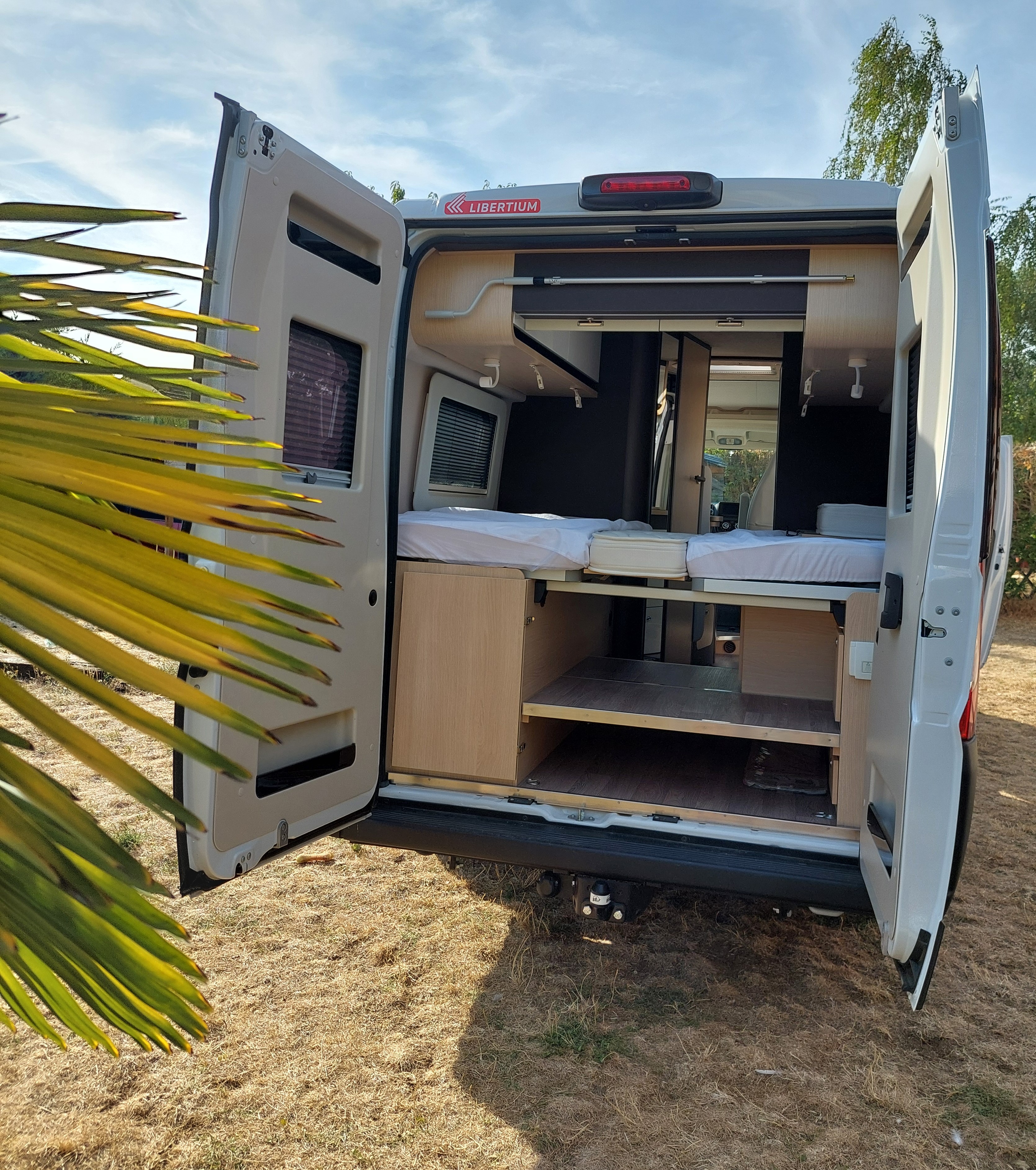 camping-car autostar V630LJ  extérieur / arrière