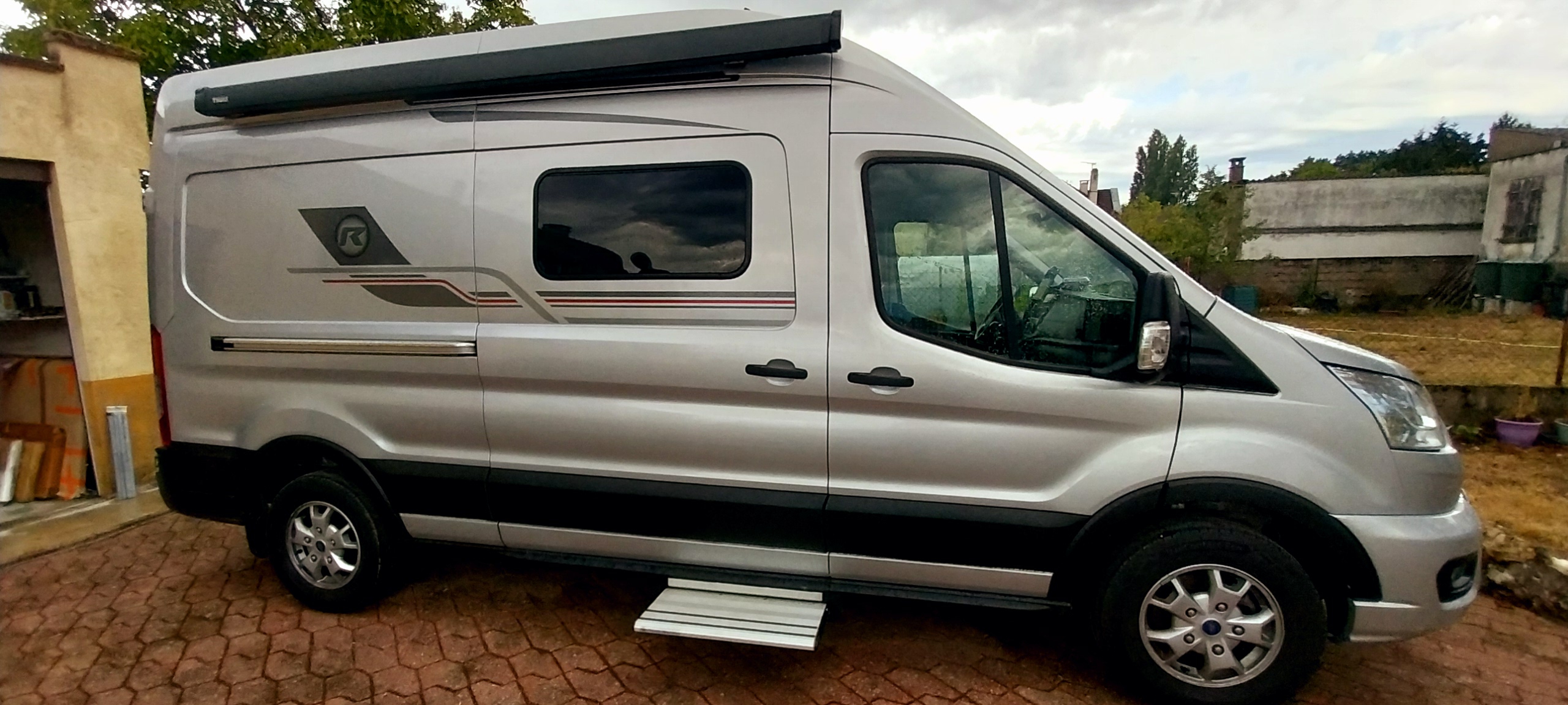 camping-car RANDGER 560 4X4  extérieur / latéral droit