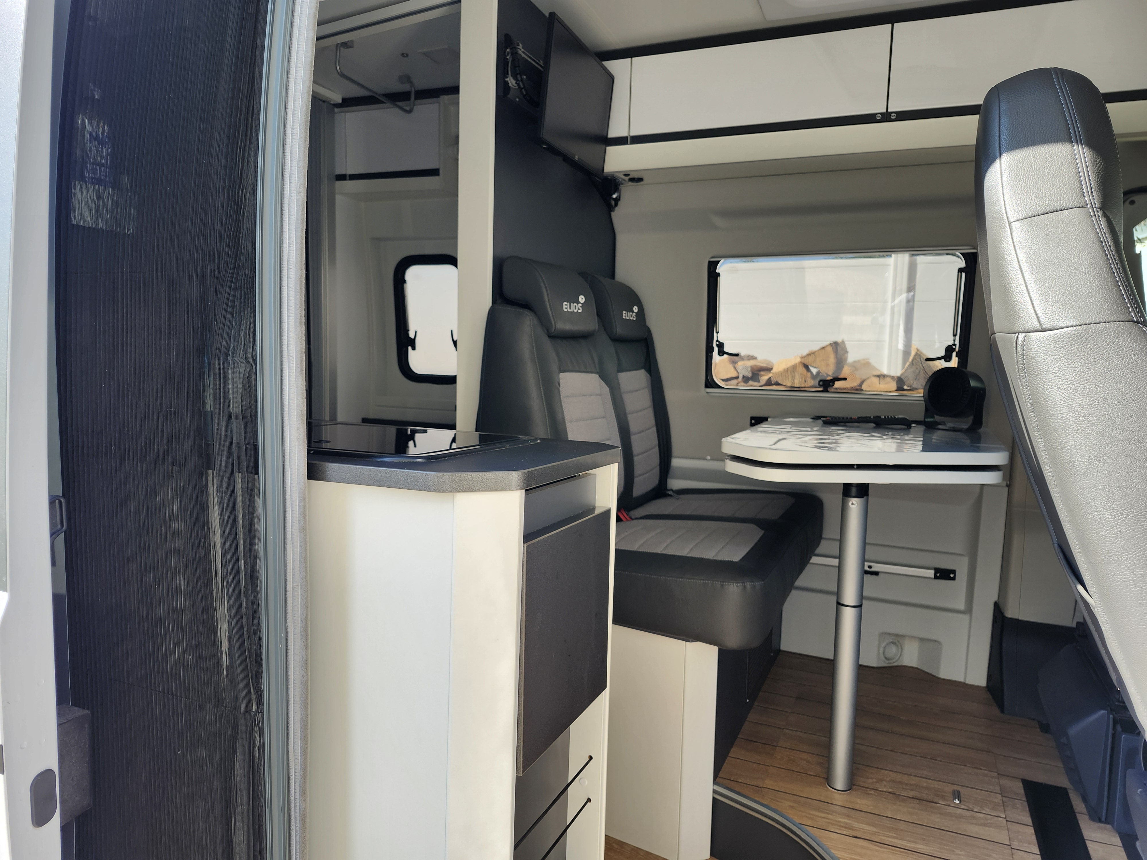 camping-car ELIOS VAN  extérieur / latéral droit